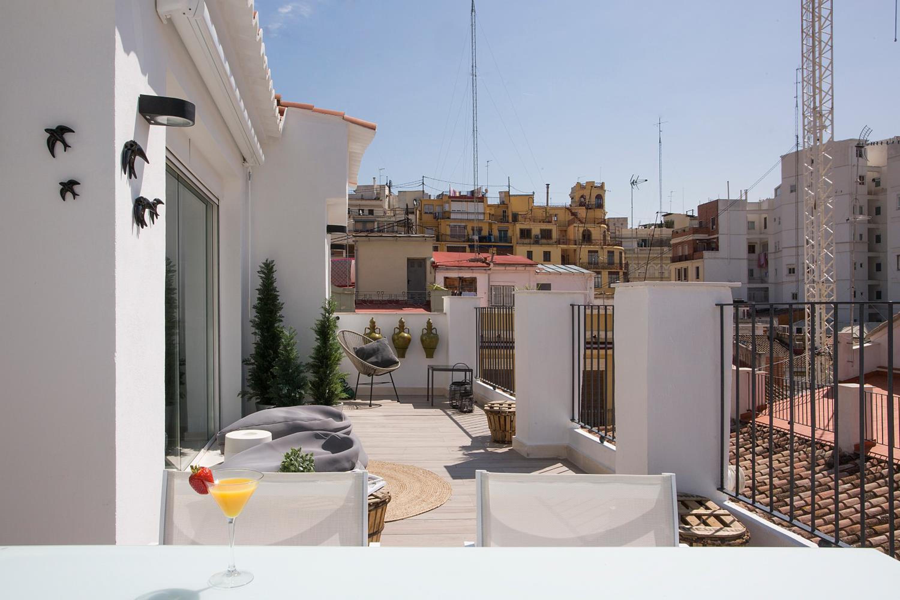 SingularStays Mercado Central