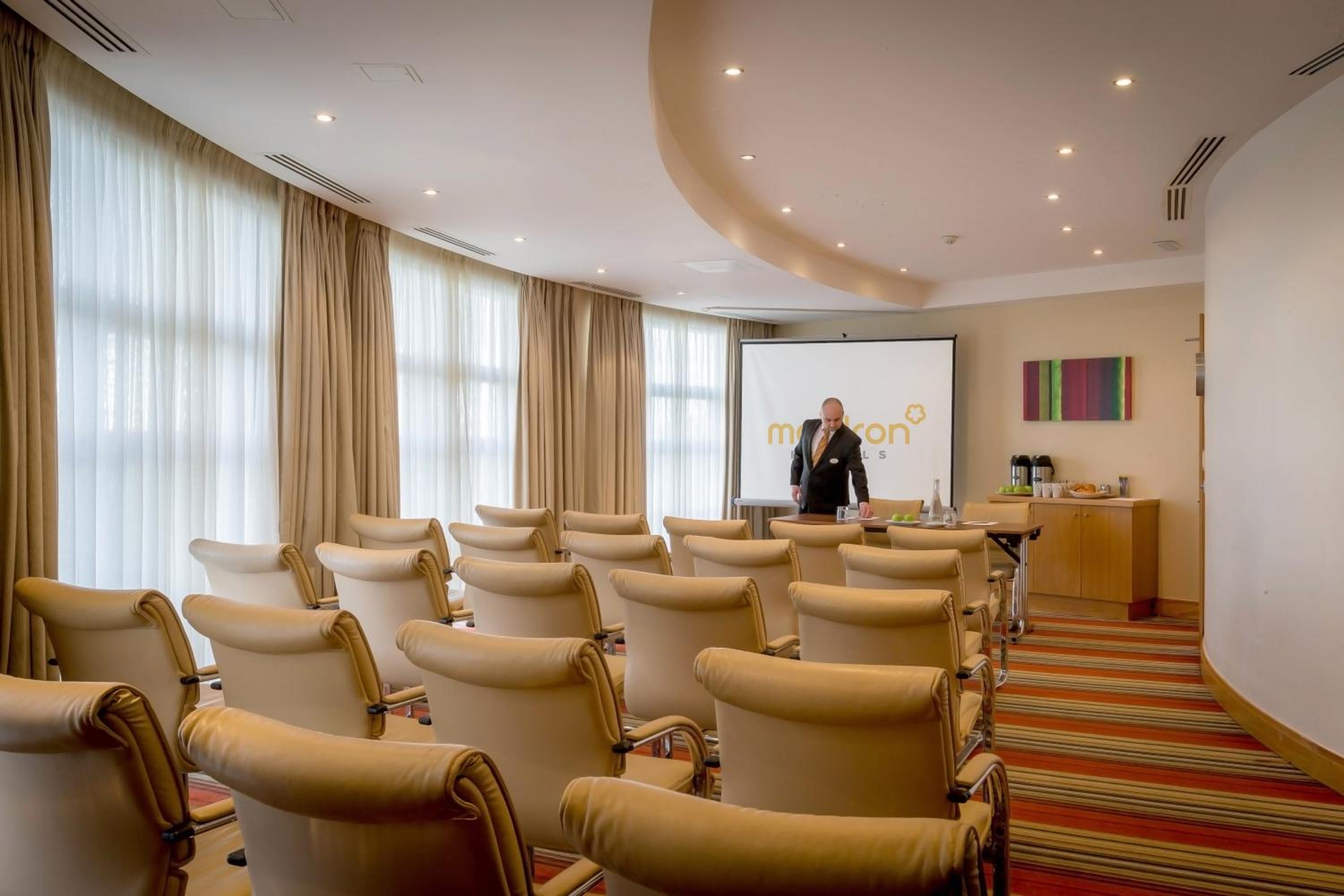 Limerick Vacations - Maldron Hotel  Leisure Centre Limerick - Property Image 7