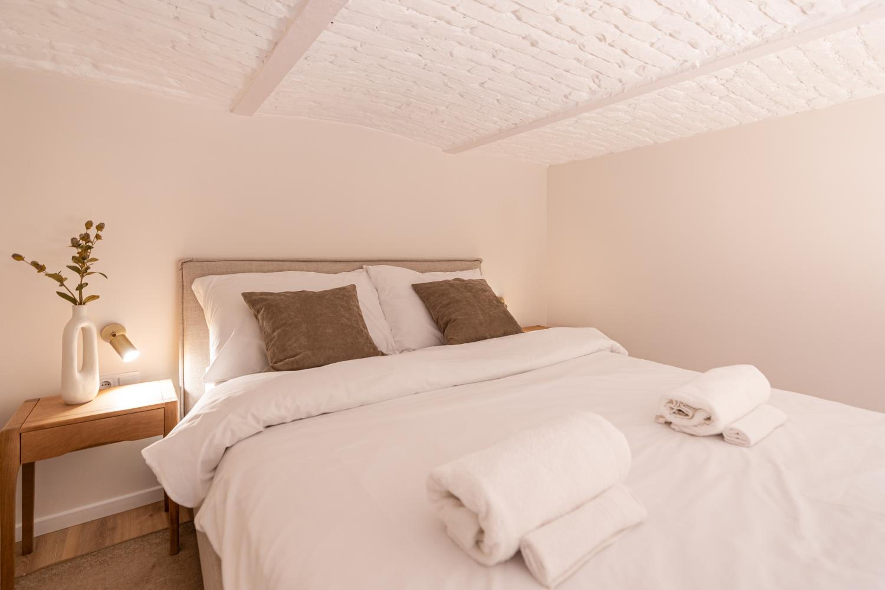 Szerb Boutique Suites, by BQA