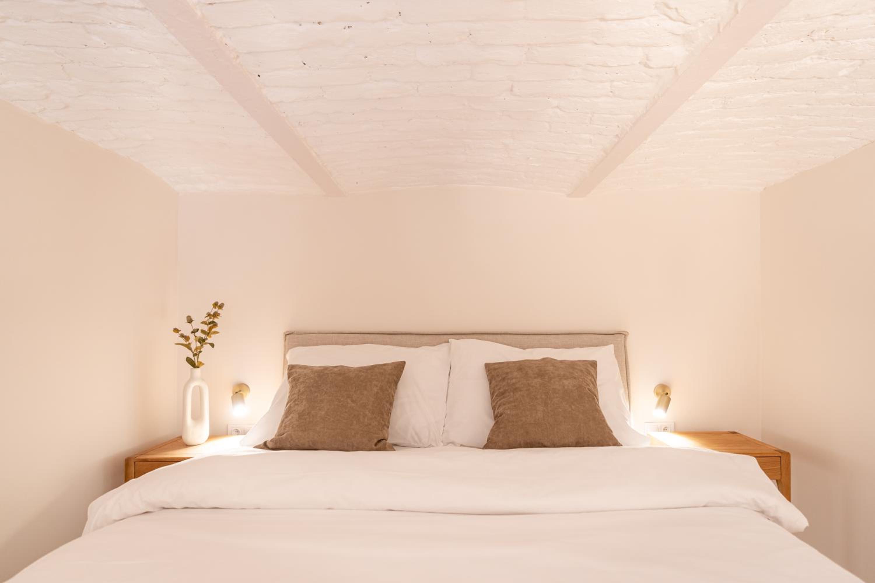 Szerb Boutique Suites, by BQA