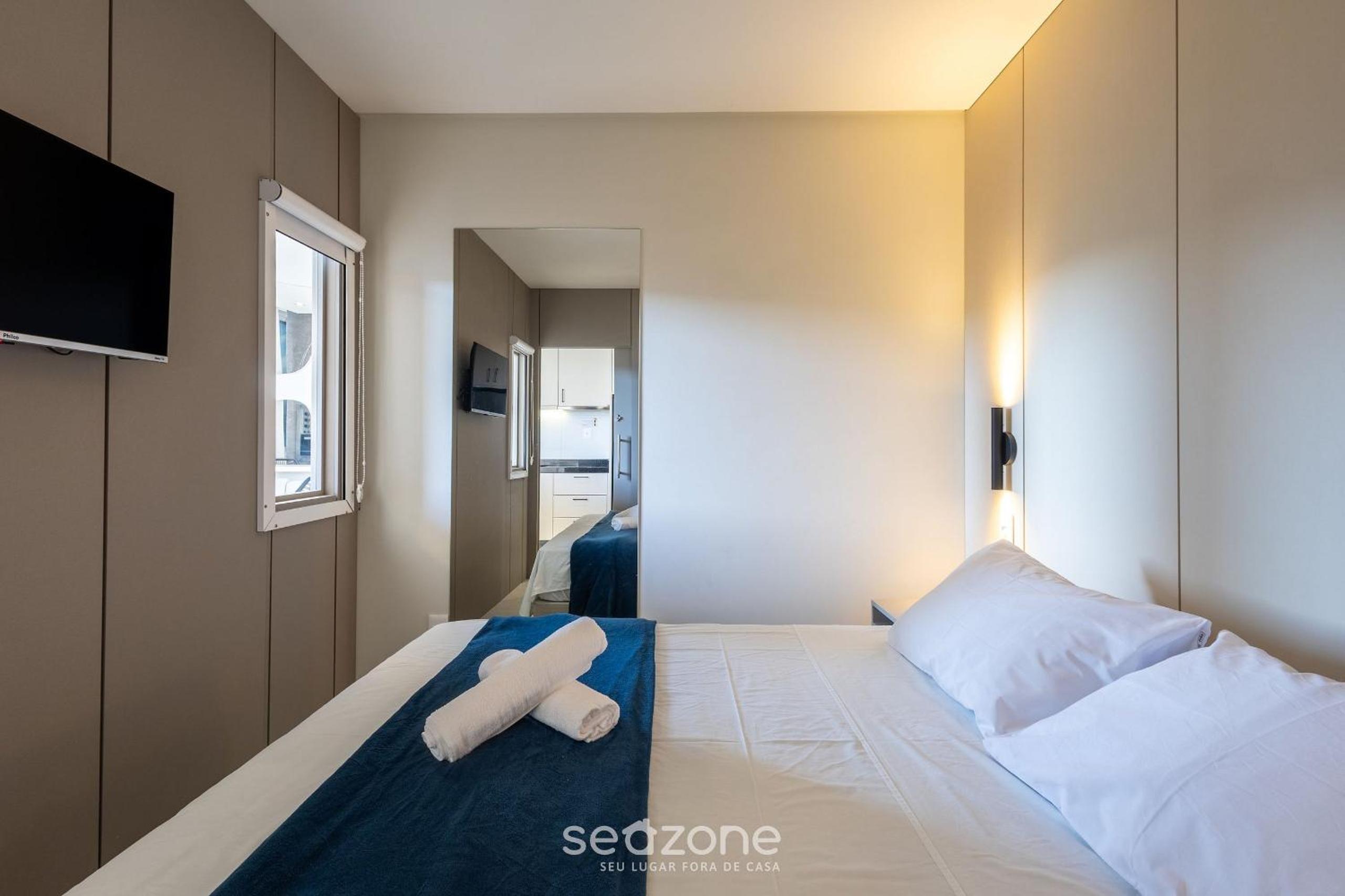 Your exclusive stay with pool and jacuzzi just 500 meters from the beach - ELF