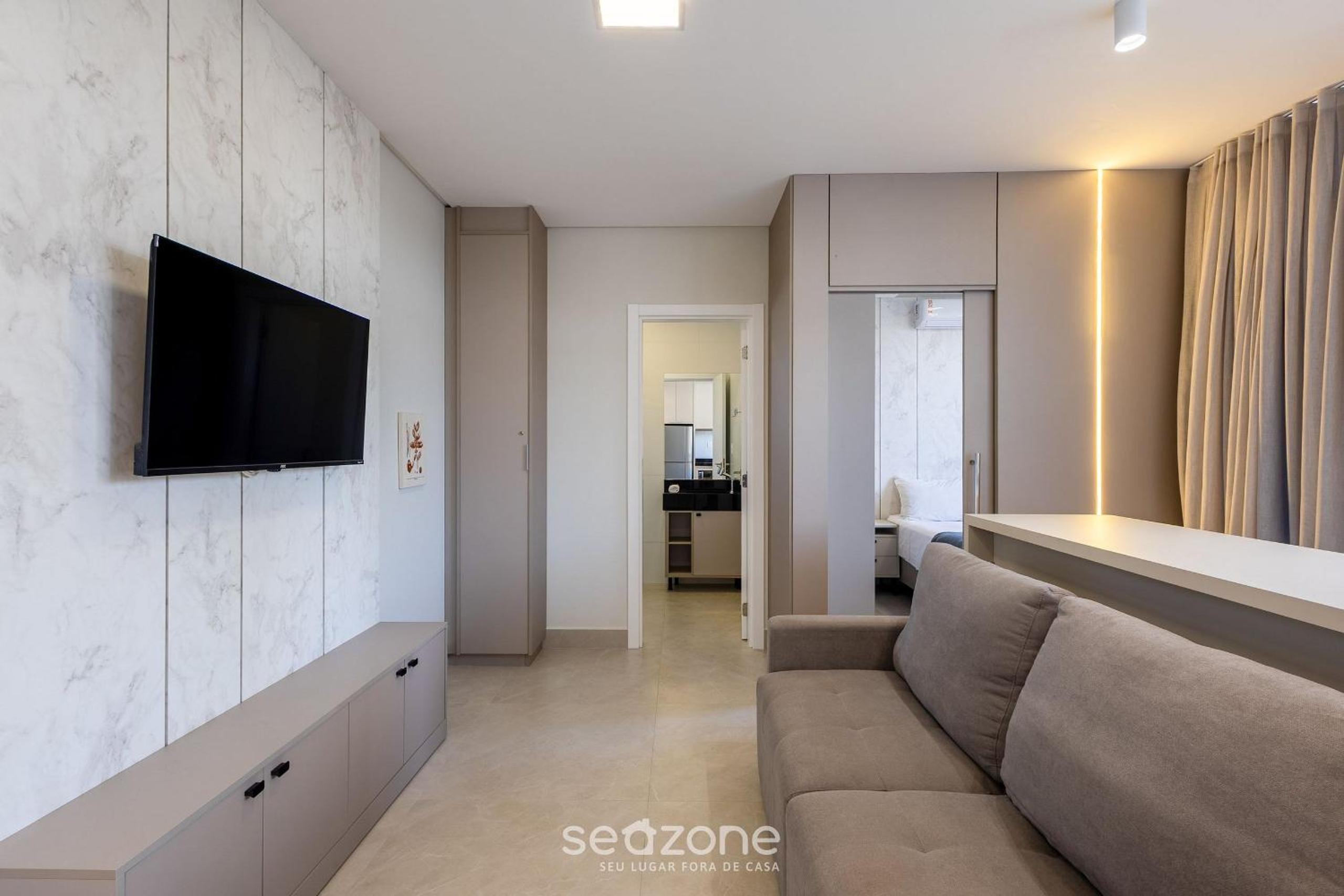 Your exclusive stay with pool and jacuzzi just 500 meters from the beach - ELF