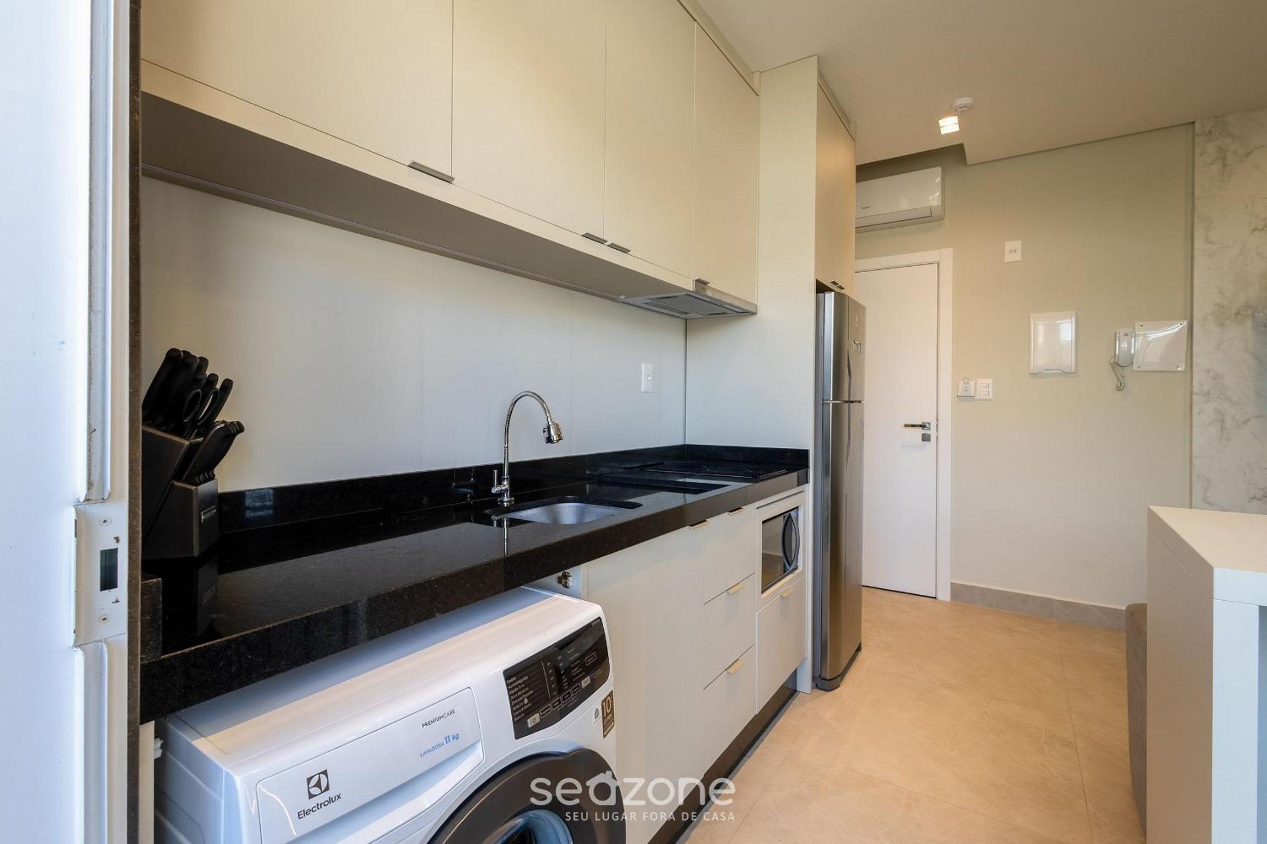 Your exclusive stay with pool and jacuzzi just 500 meters from the beach - ELF