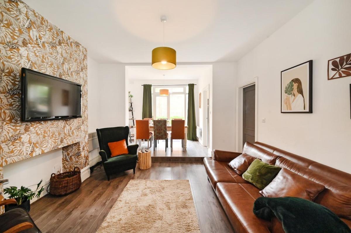 Croydon, victorian garden maisonette, free parking, Gatwick accessible