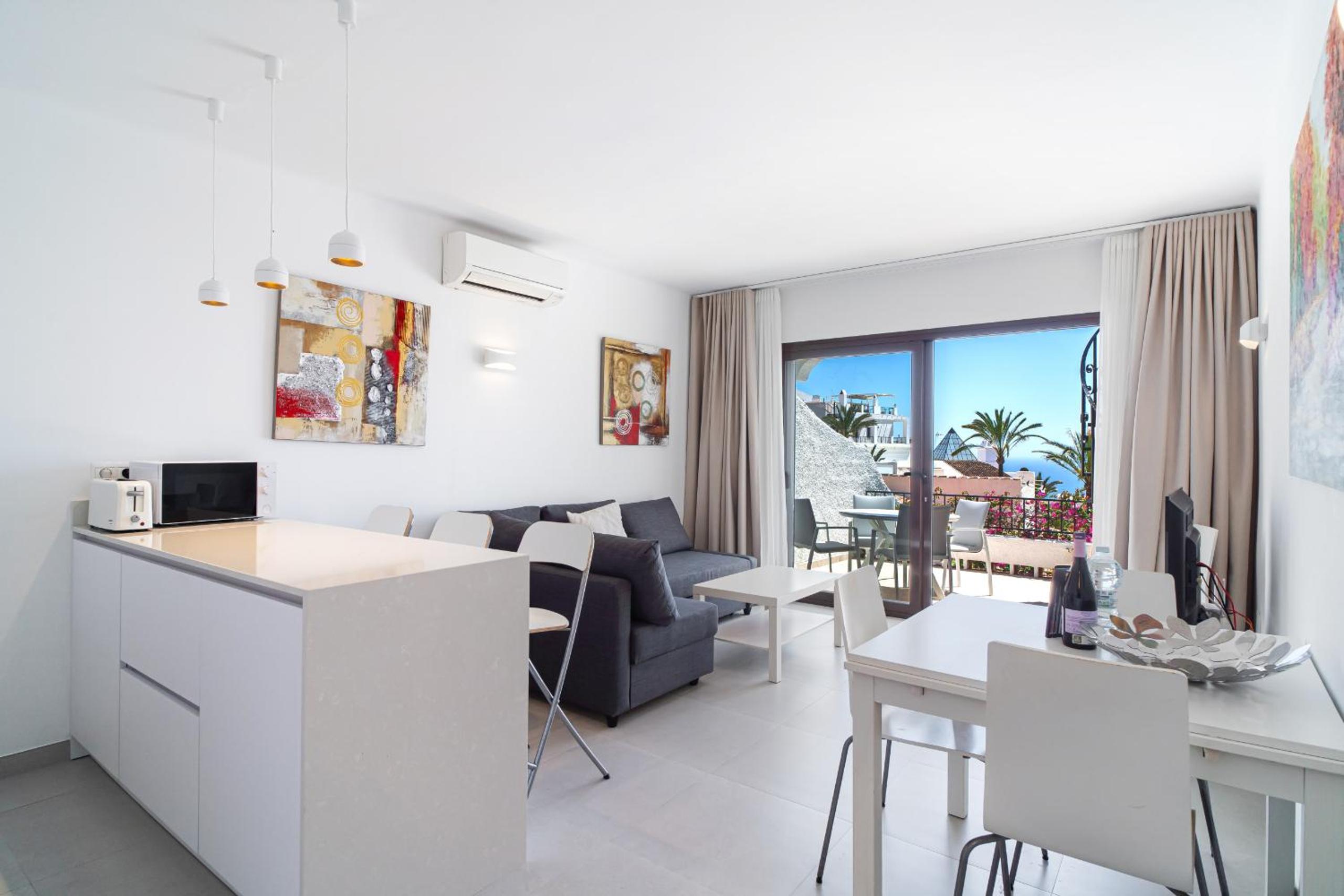 Hibiscos 33 Rooftop Vista by Casasol