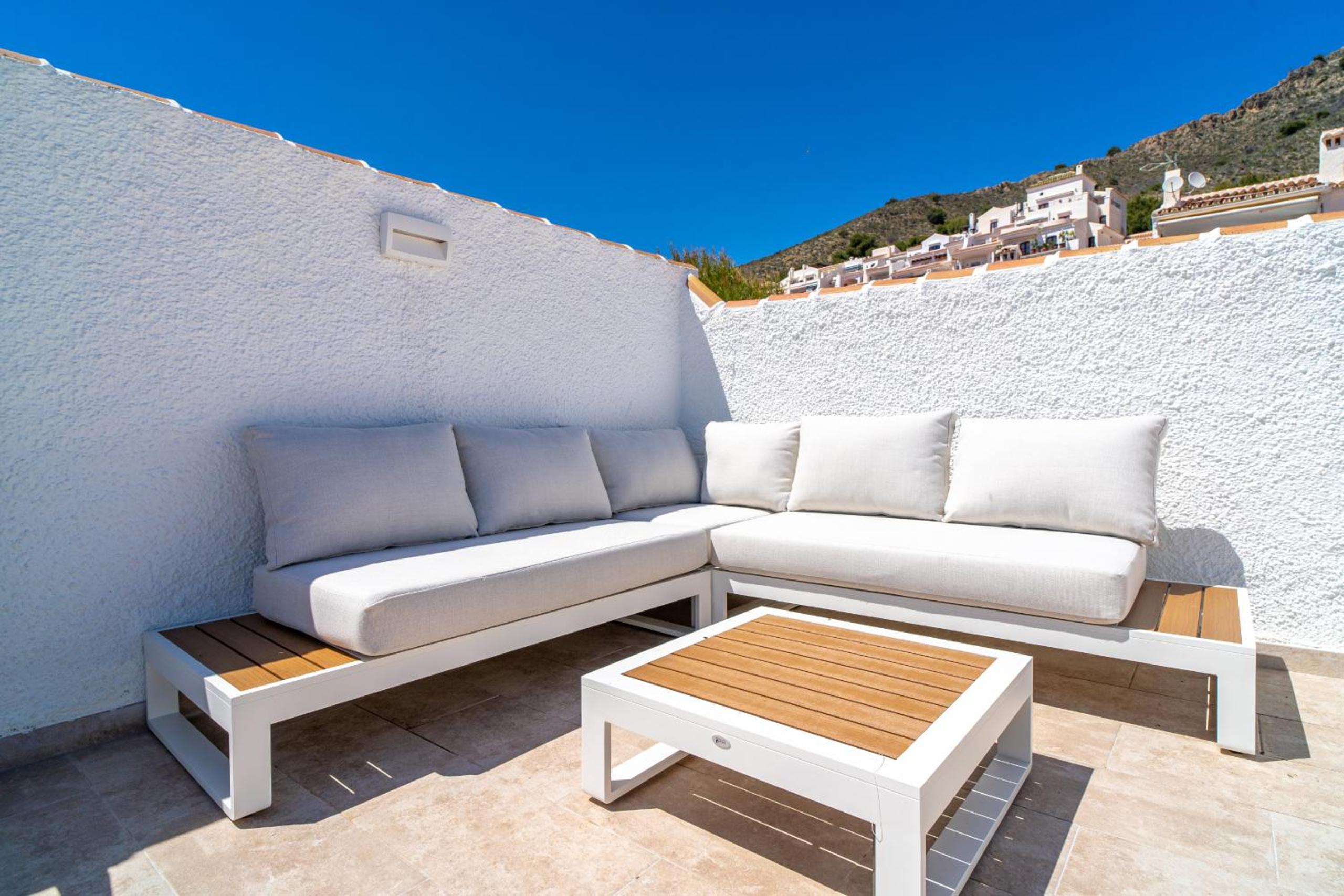 Hibiscos 33 Rooftop Vista by Casasol