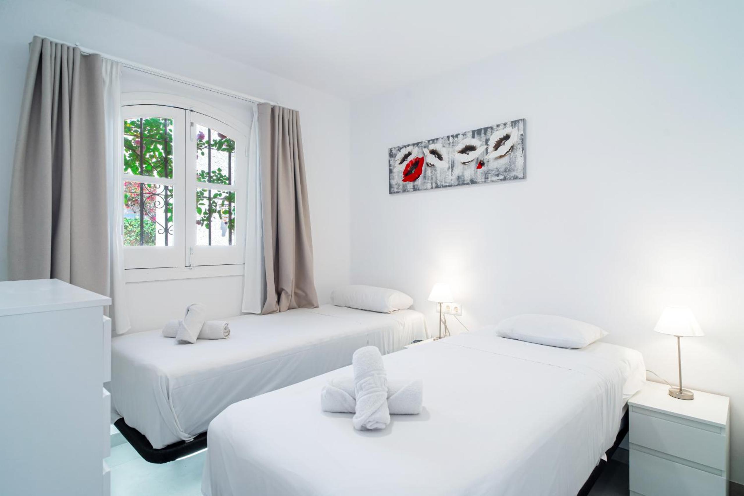 Hibiscos 33 Rooftop Vista by Casasol
