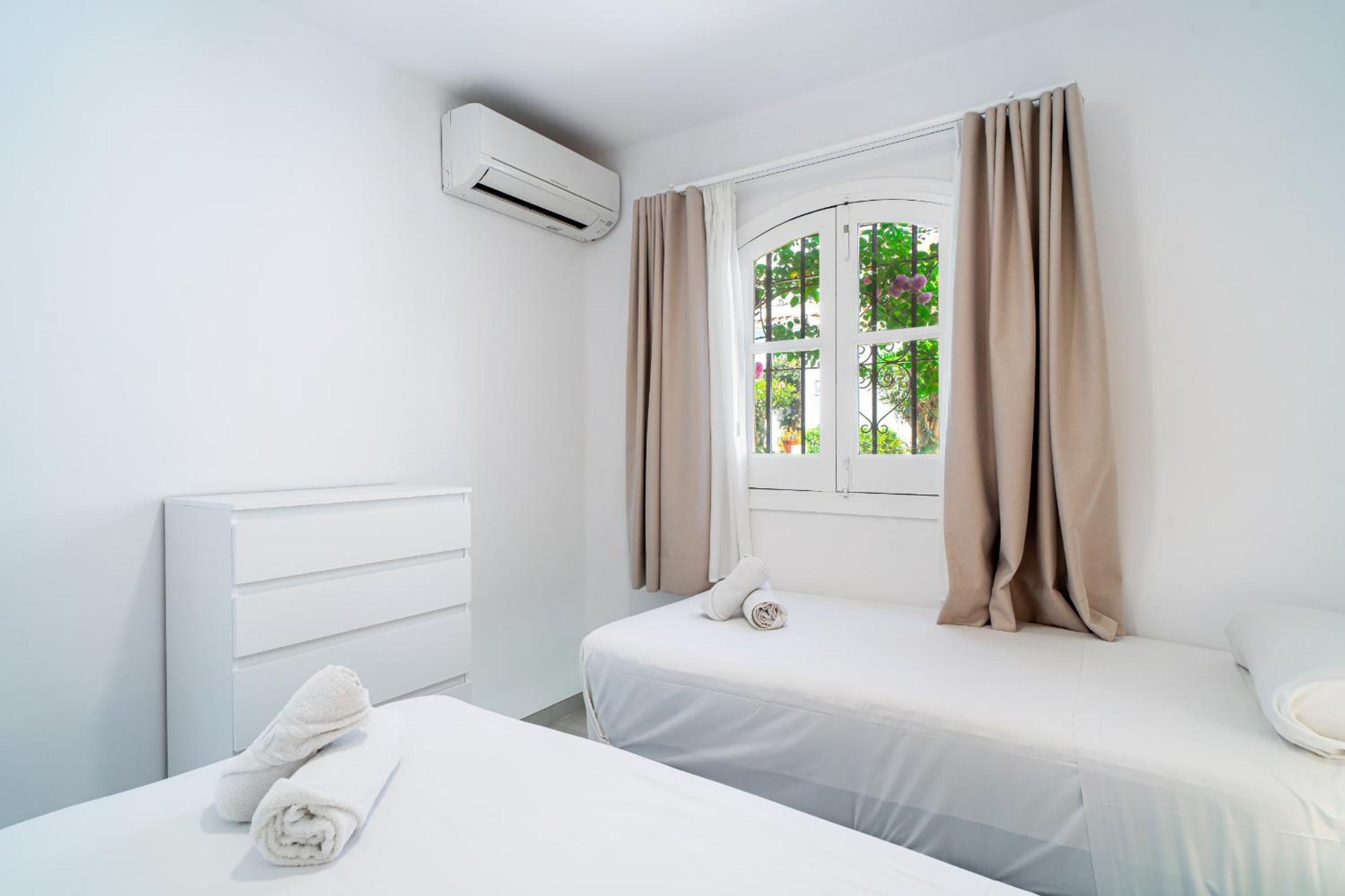 Hibiscos 33 Rooftop Vista by Casasol