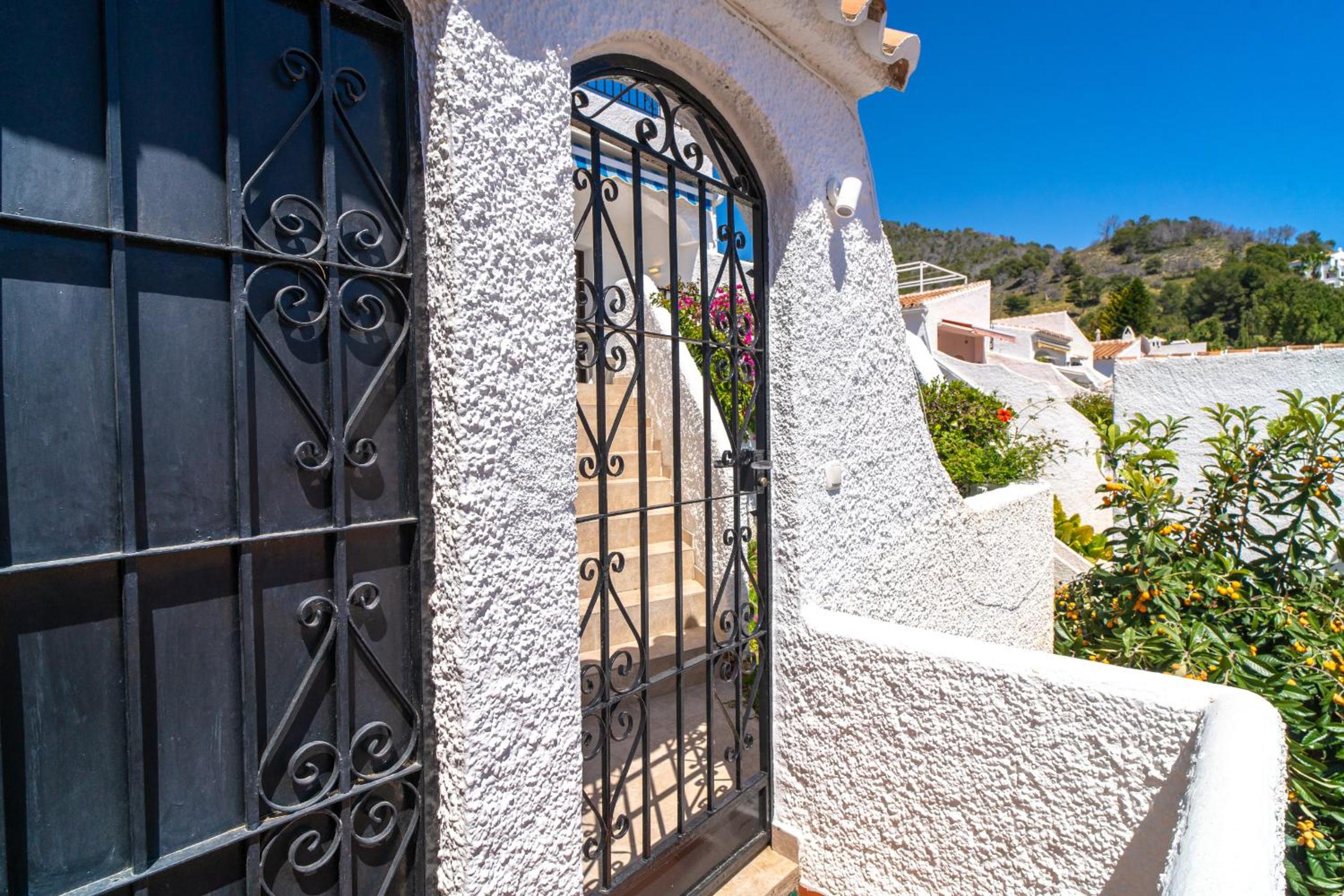 Hibiscos 33 Rooftop Vista by Casasol