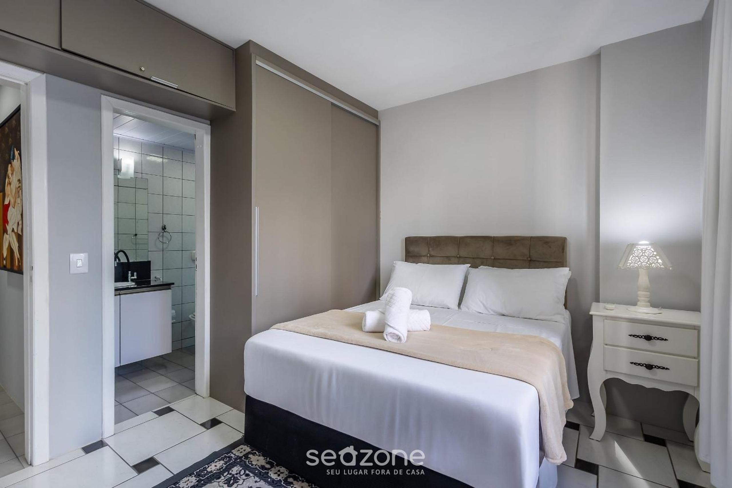 Beautiful oceanfront apt next to Brahma CET603