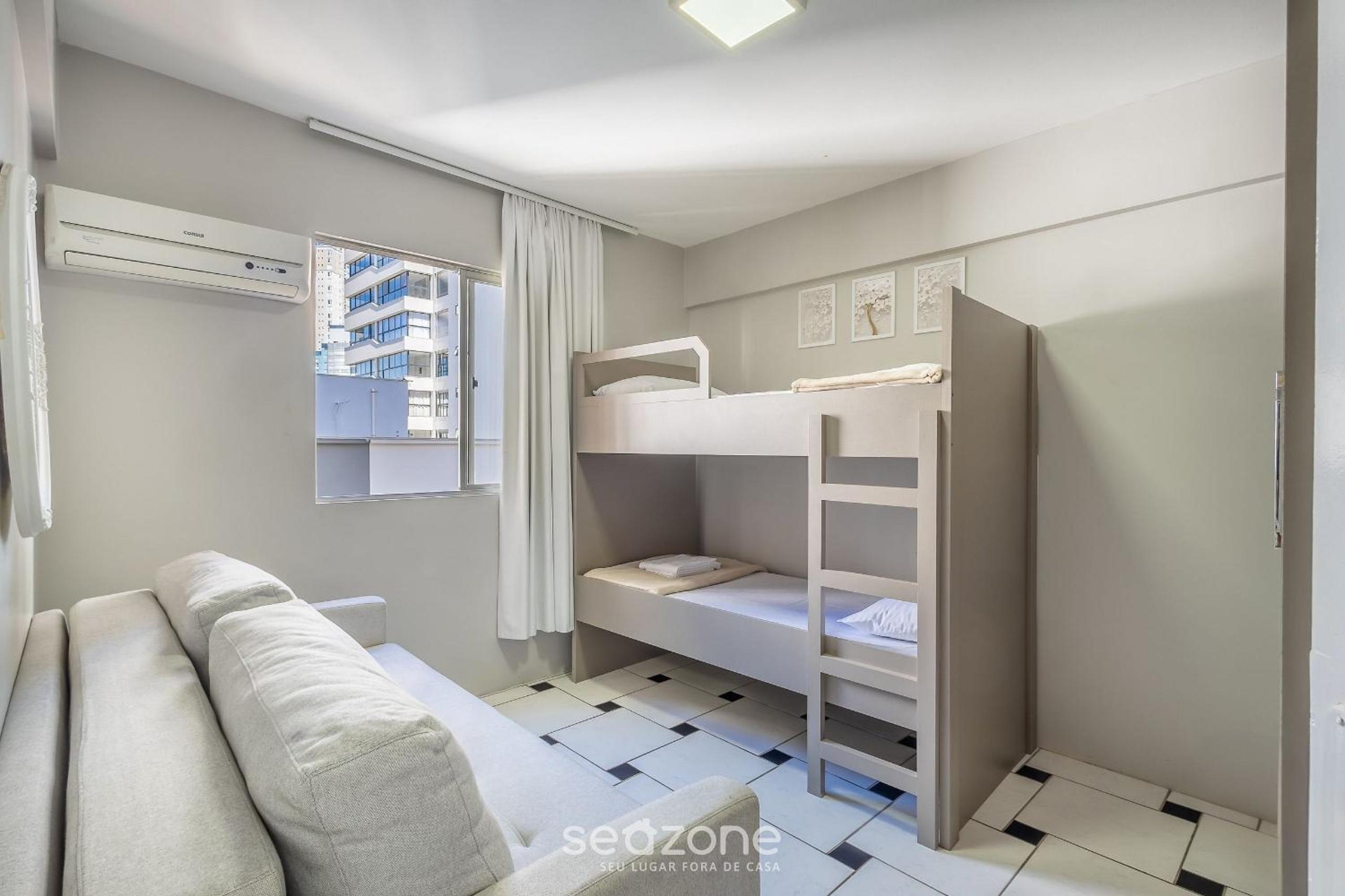 Beautiful oceanfront apt next to Brahma CET603