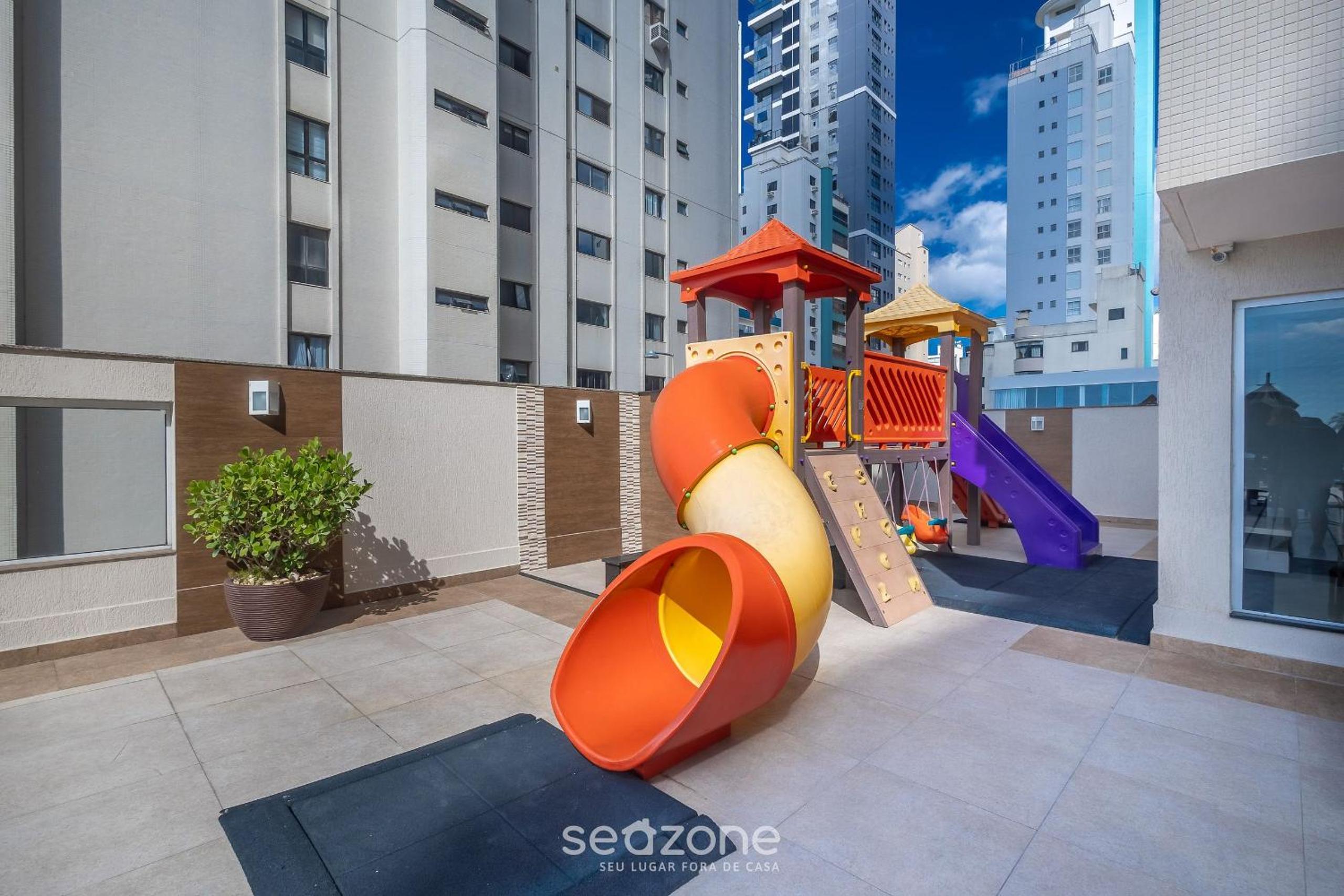 Beautiful oceanfront apt next to Brahma CET603