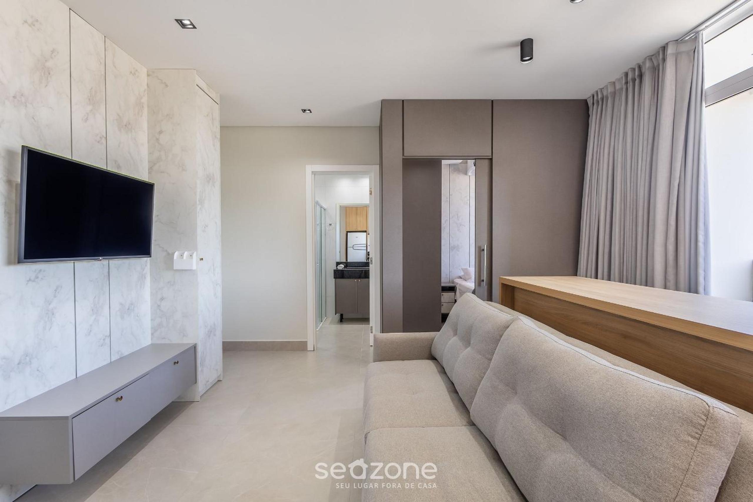 Your exclusive stay with pool and jacuzzi just 500 meters from the beach - ELF