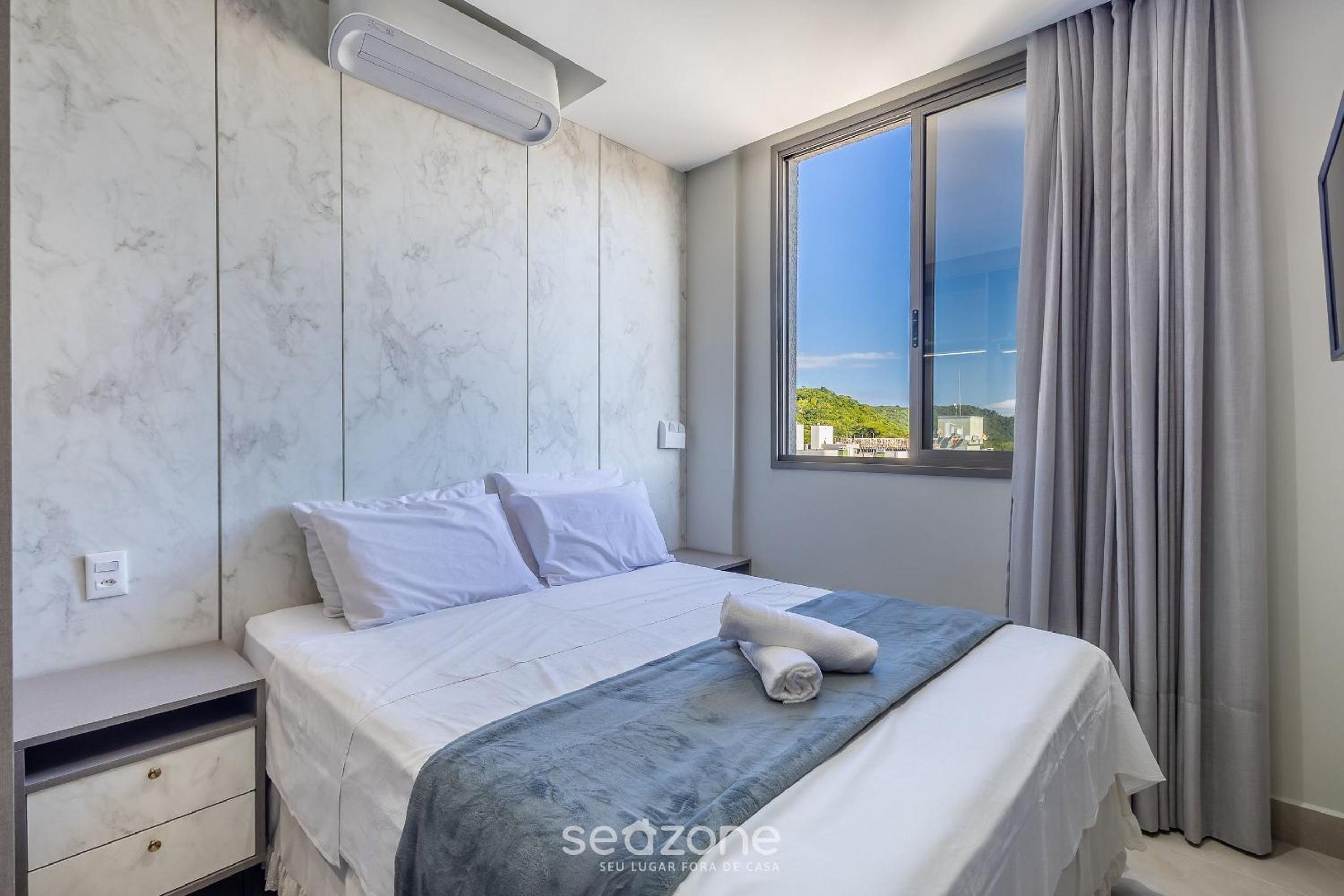 Your exclusive stay with pool and jacuzzi just 500 meters from the beach - ELF