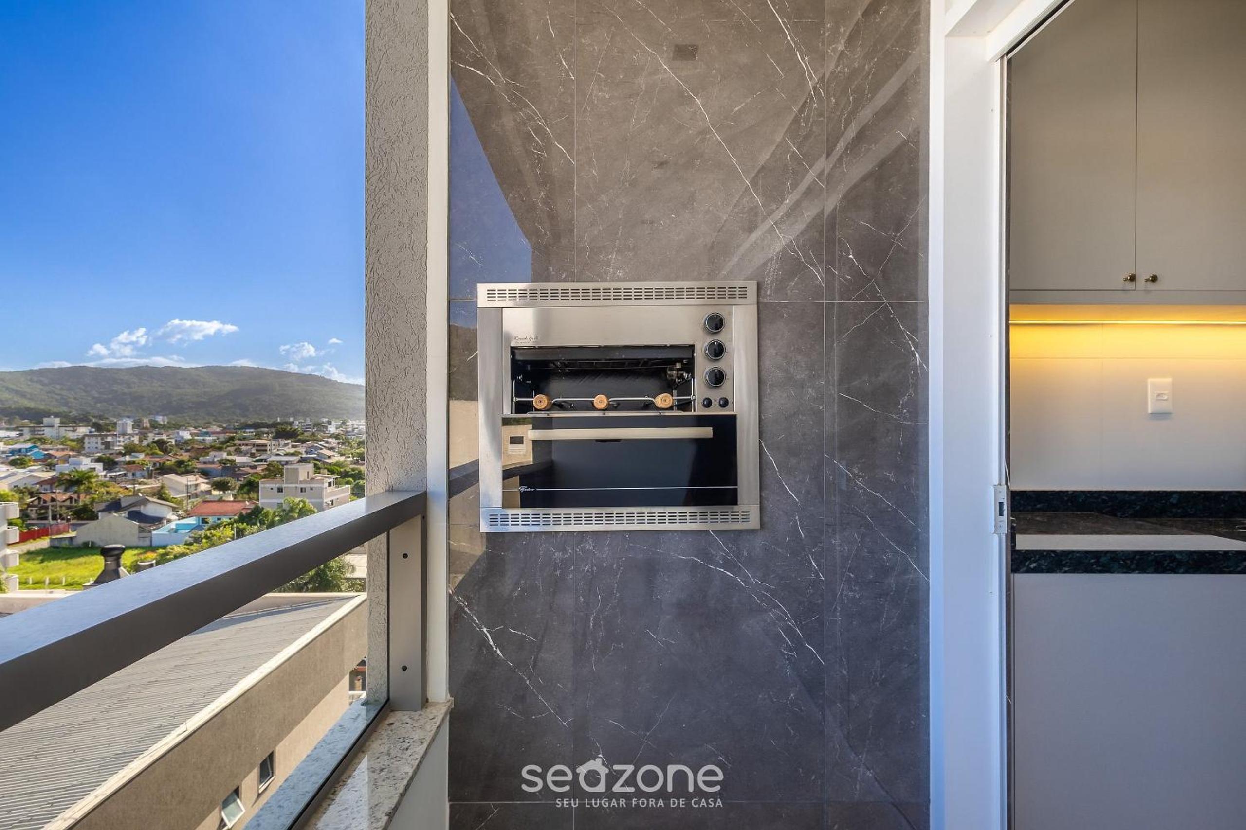 Your exclusive stay with pool and jacuzzi just 500 meters from the beach - ELF