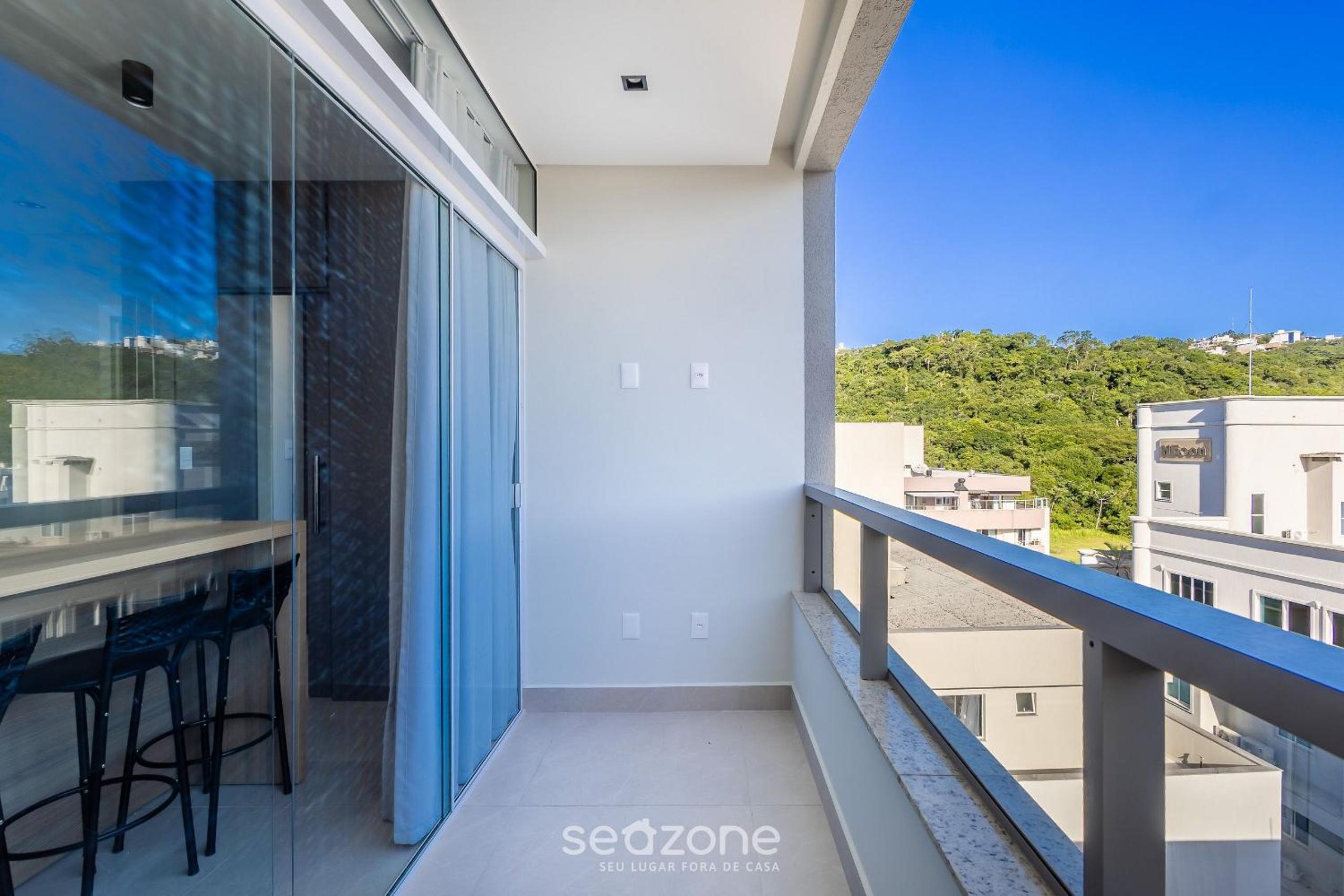 Your exclusive stay with pool and jacuzzi just 500 meters from the beach - ELF