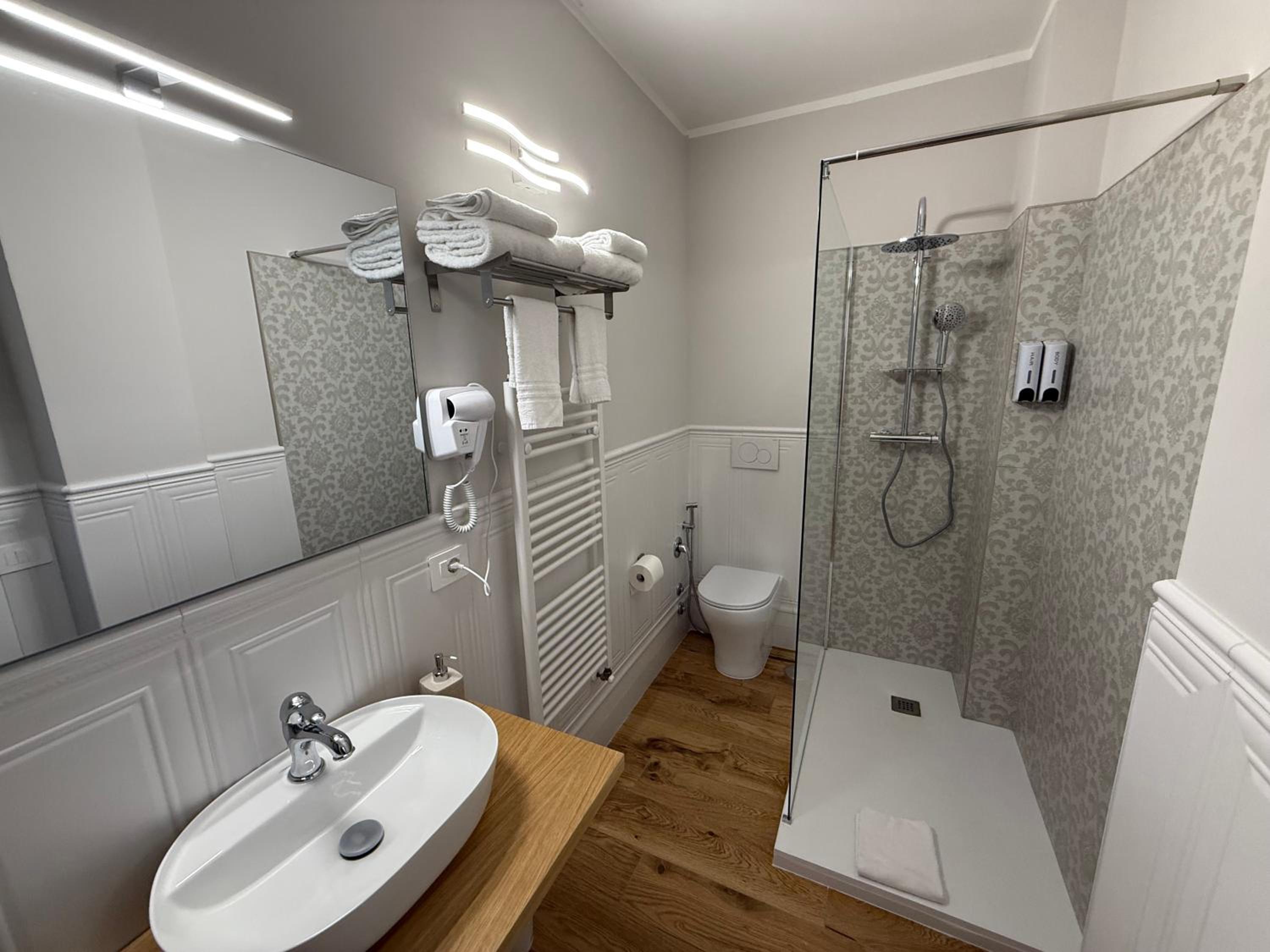 Emy Suites