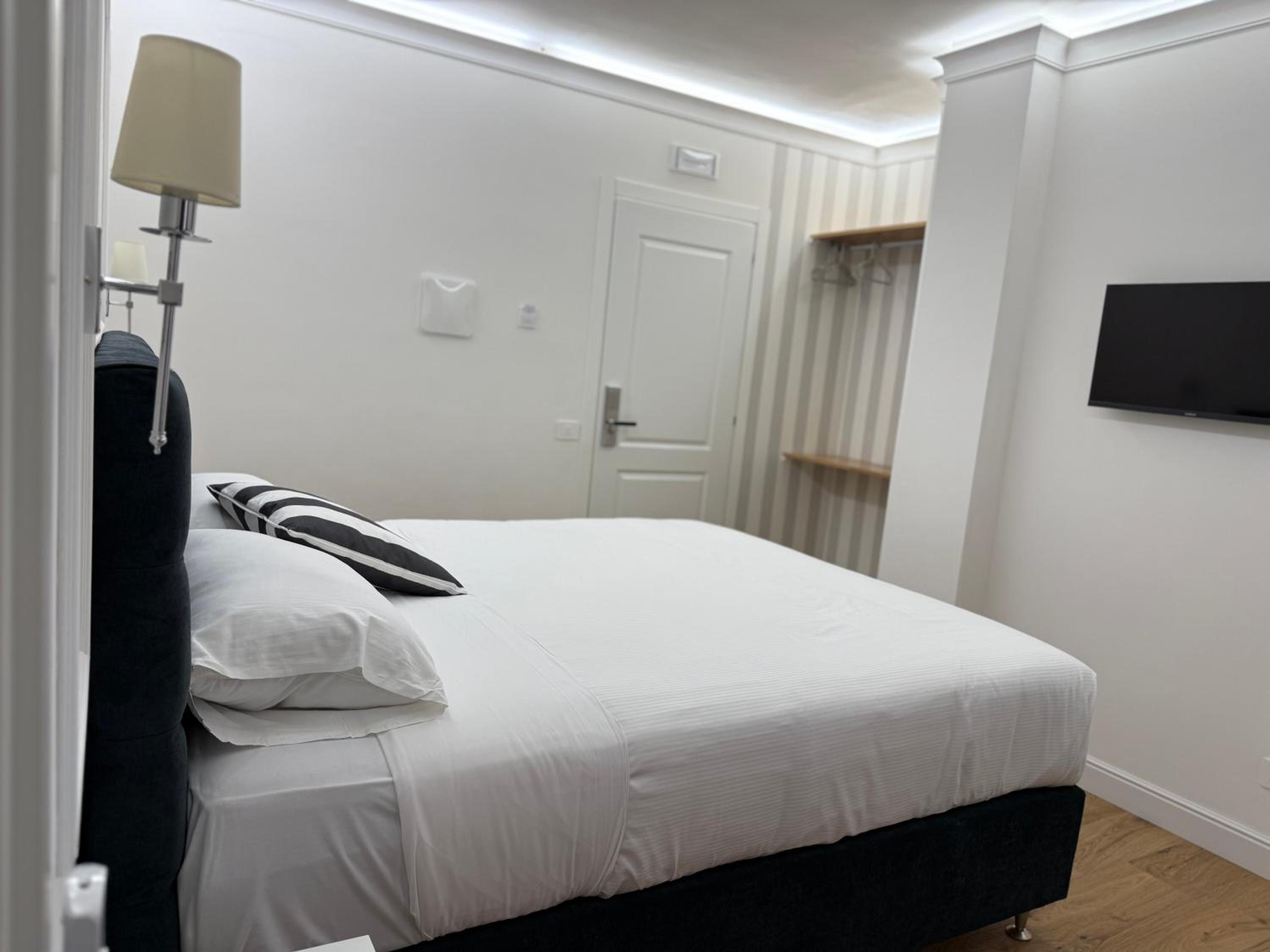 Emy Suites