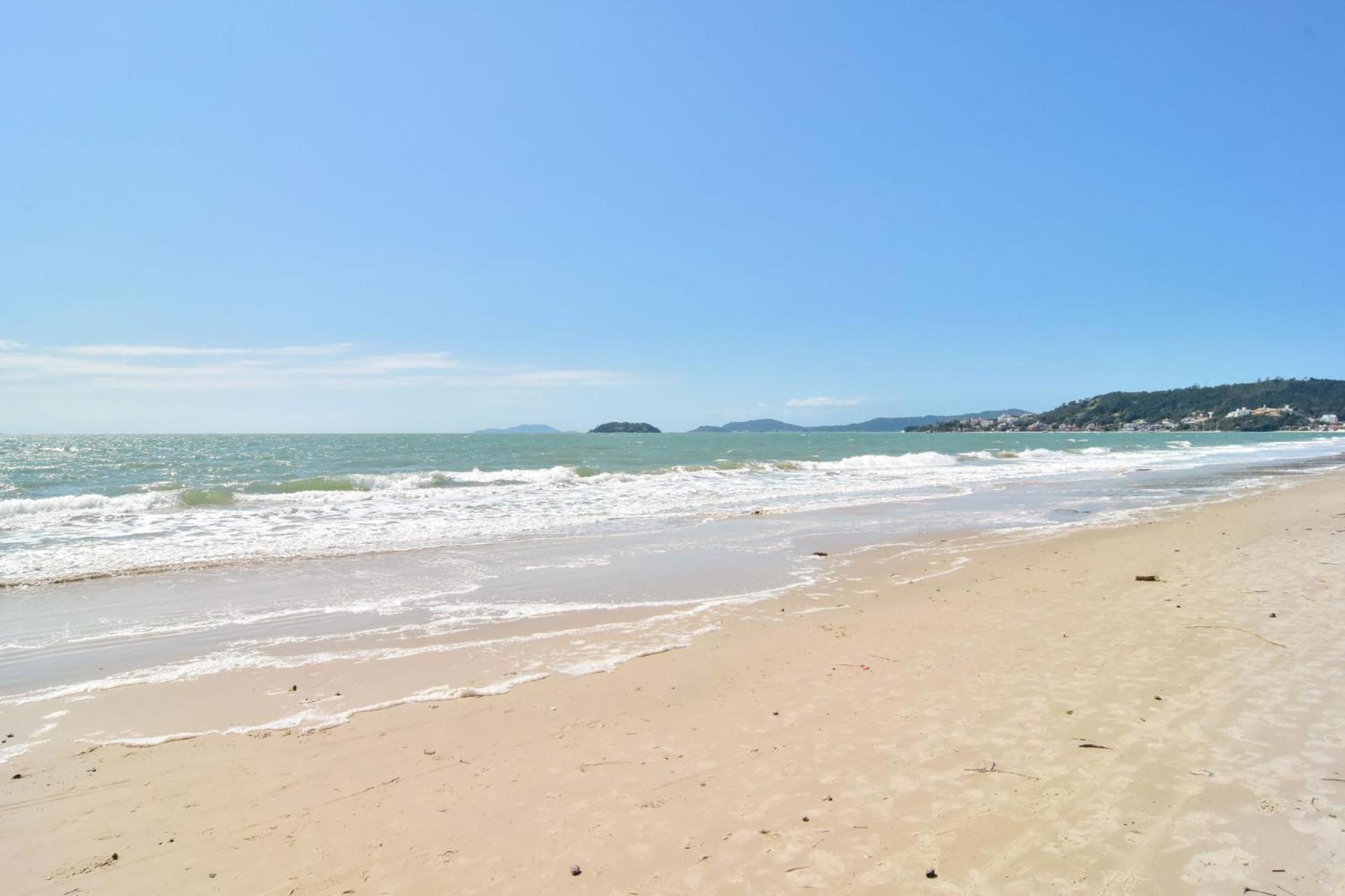 Apê decorado em Jurerê, perto da praia VJ8376