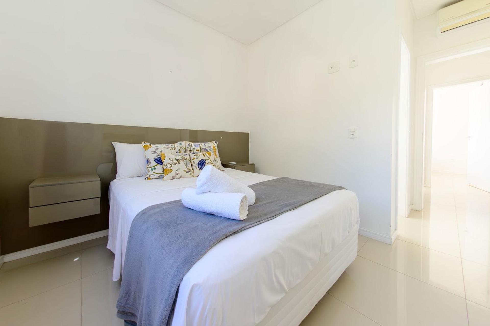 Apê decorado em Jurerê, perto da praia VJ8376