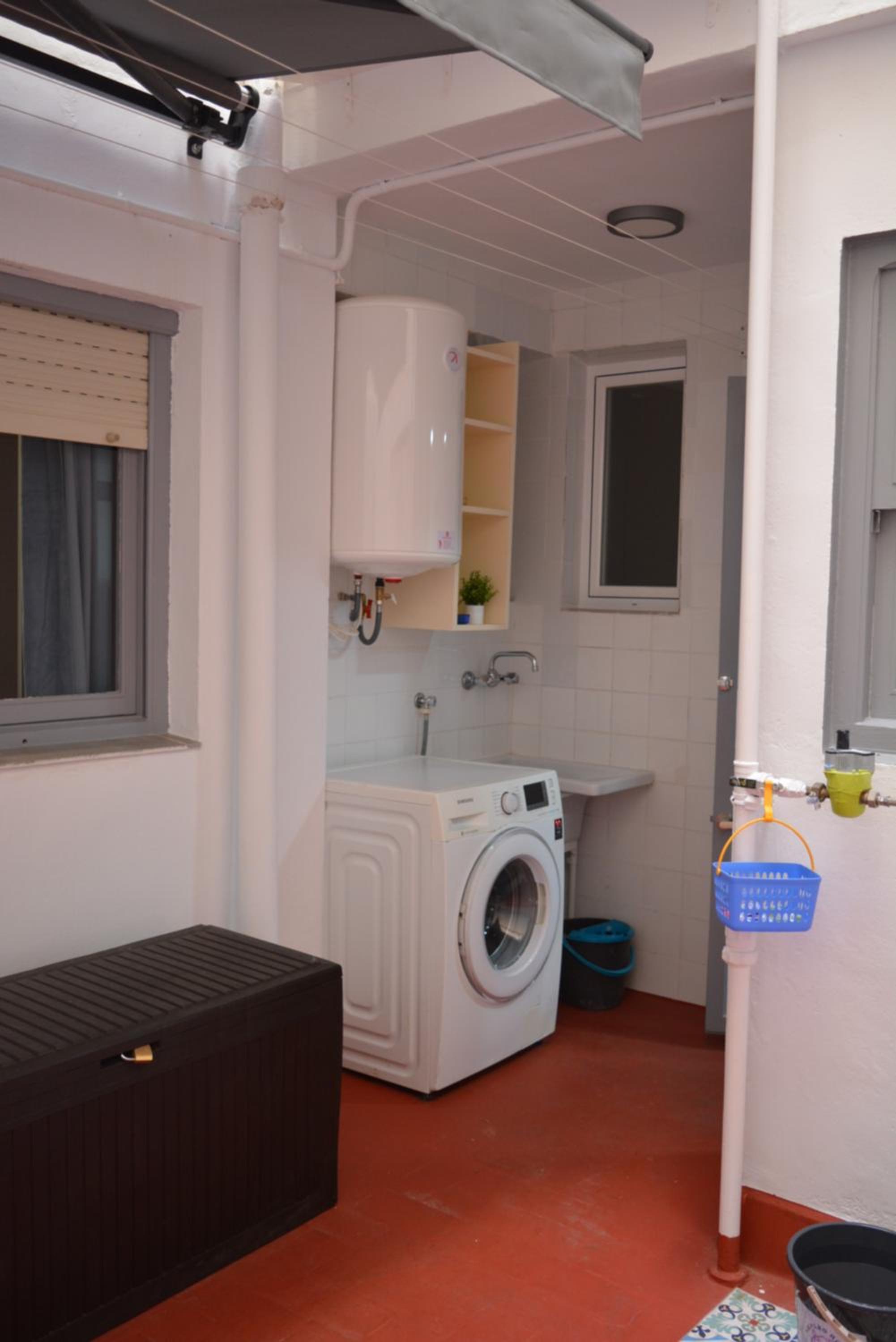 Amparo Home Family Stay near ADDA, Plaza de Toros & General Hospital