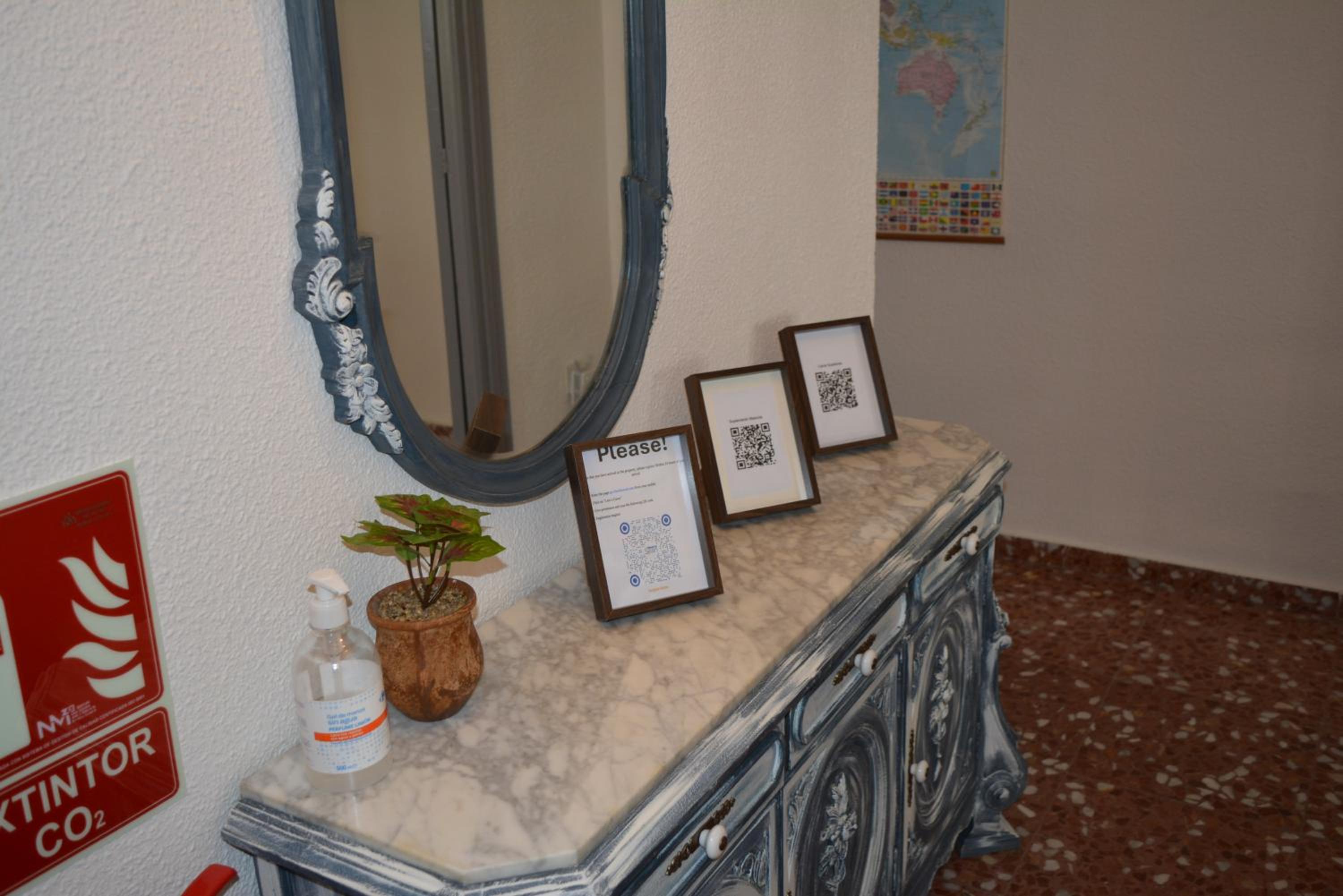 Amparo Home Family Stay near ADDA, Plaza de Toros & General Hospital