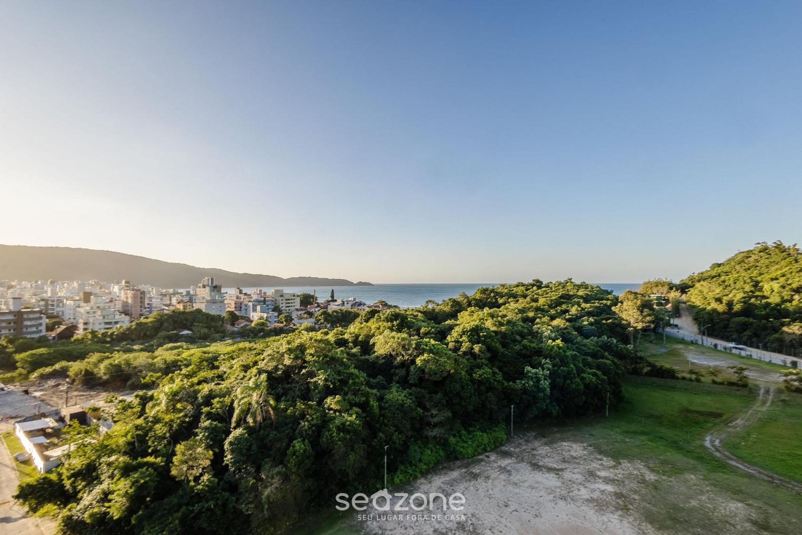 Your exclusive stay with pool and jacuzzi just 500 meters from the beach - ELF