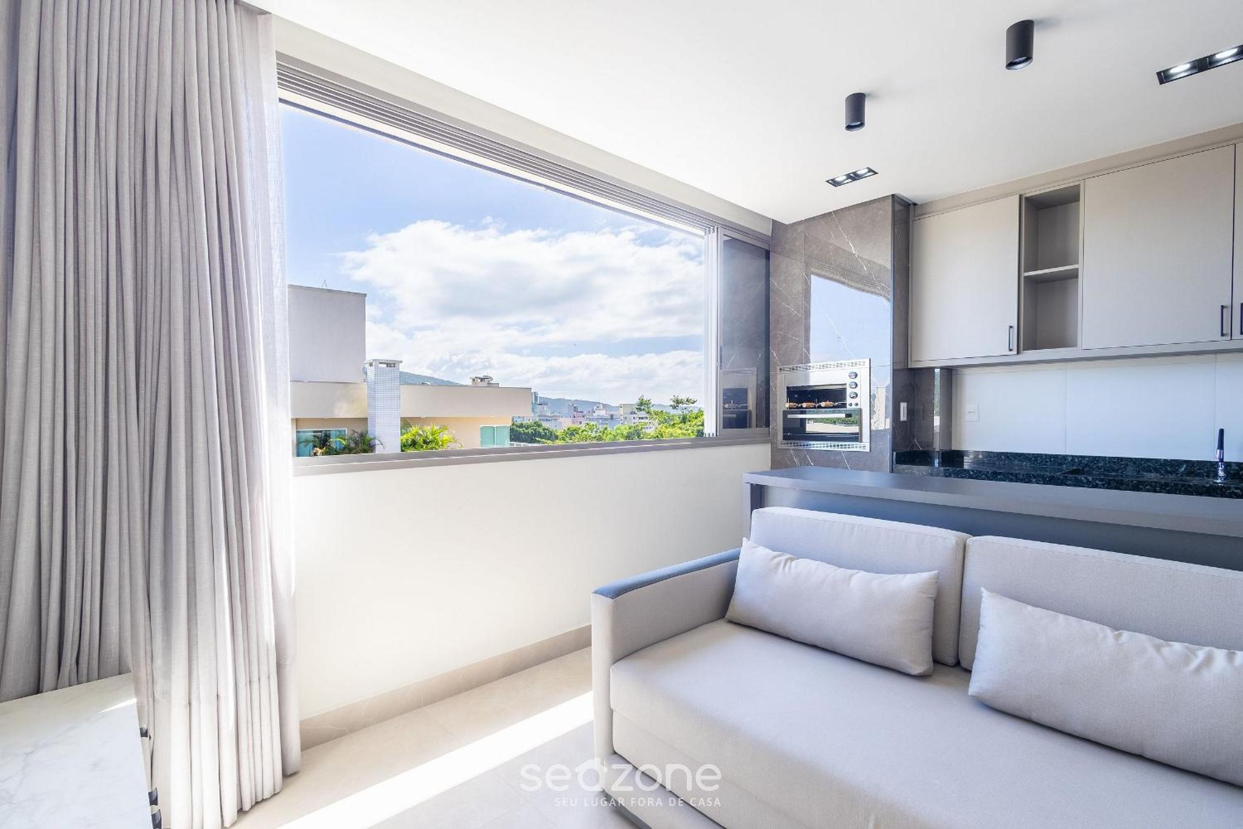 Your exclusive stay with pool and jacuzzi just 500 meters from the beach - ELF