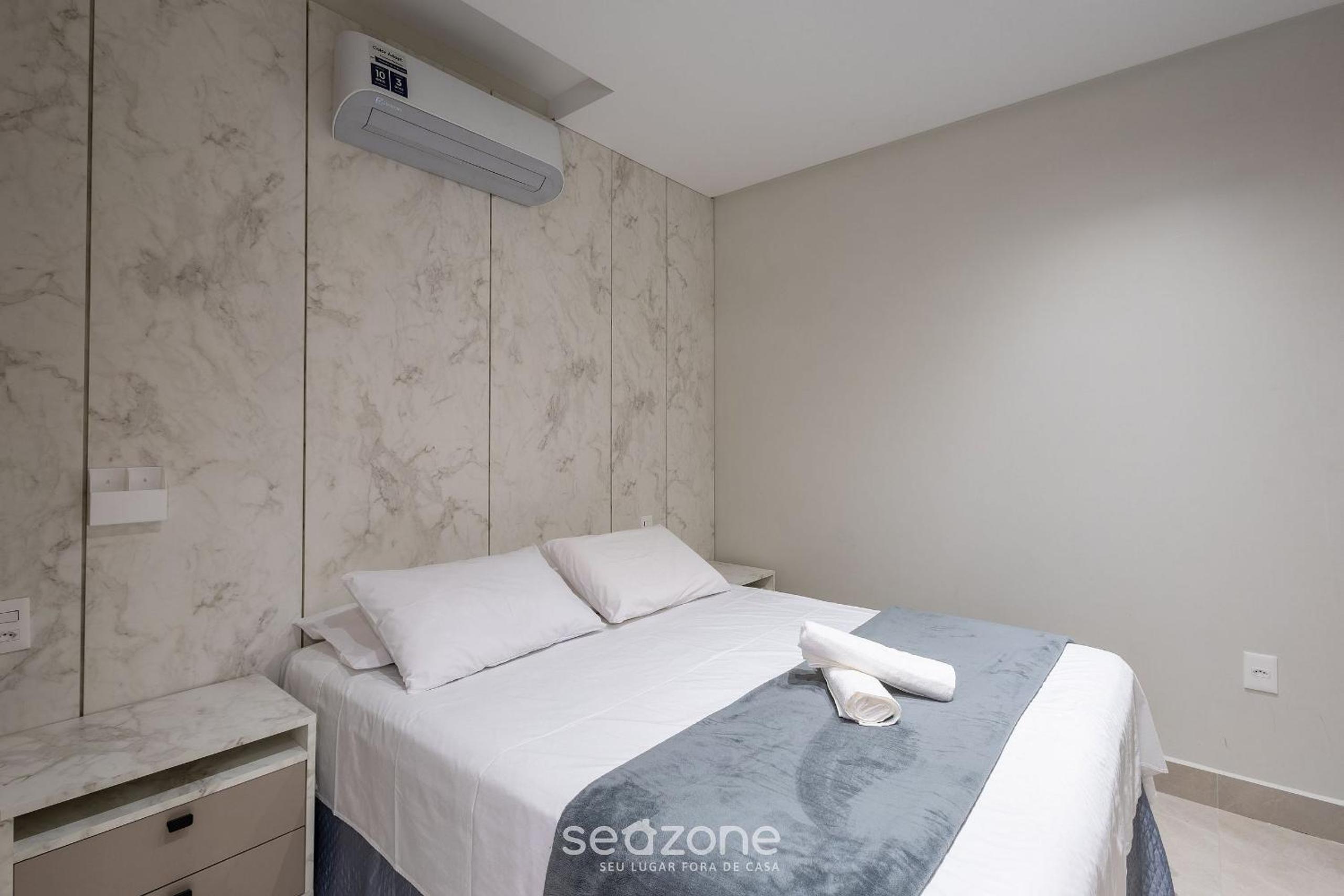 Your exclusive stay with pool and jacuzzi just 500 meters from the beach - ELF