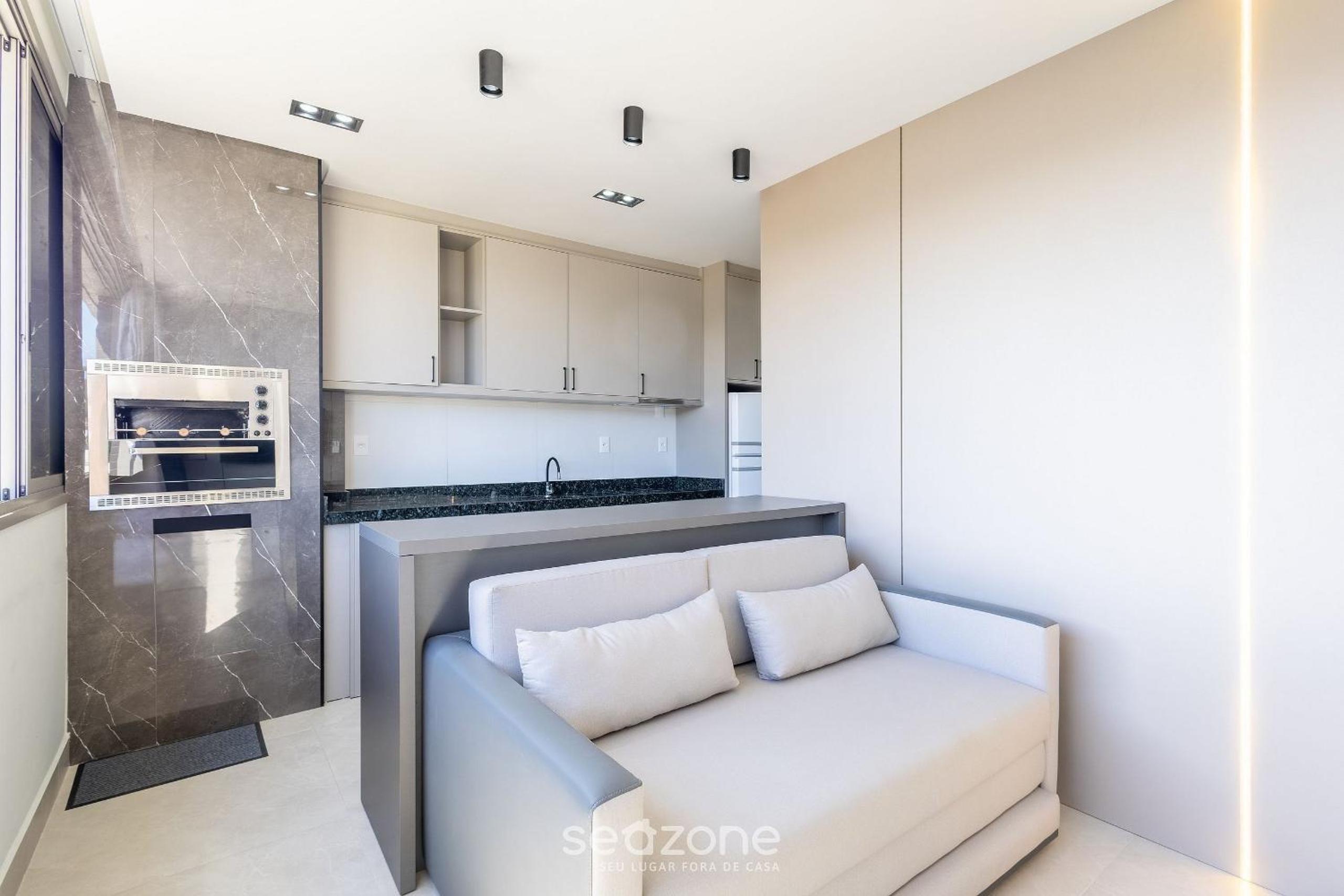 Your exclusive stay with pool and jacuzzi just 500 meters from the beach - ELF