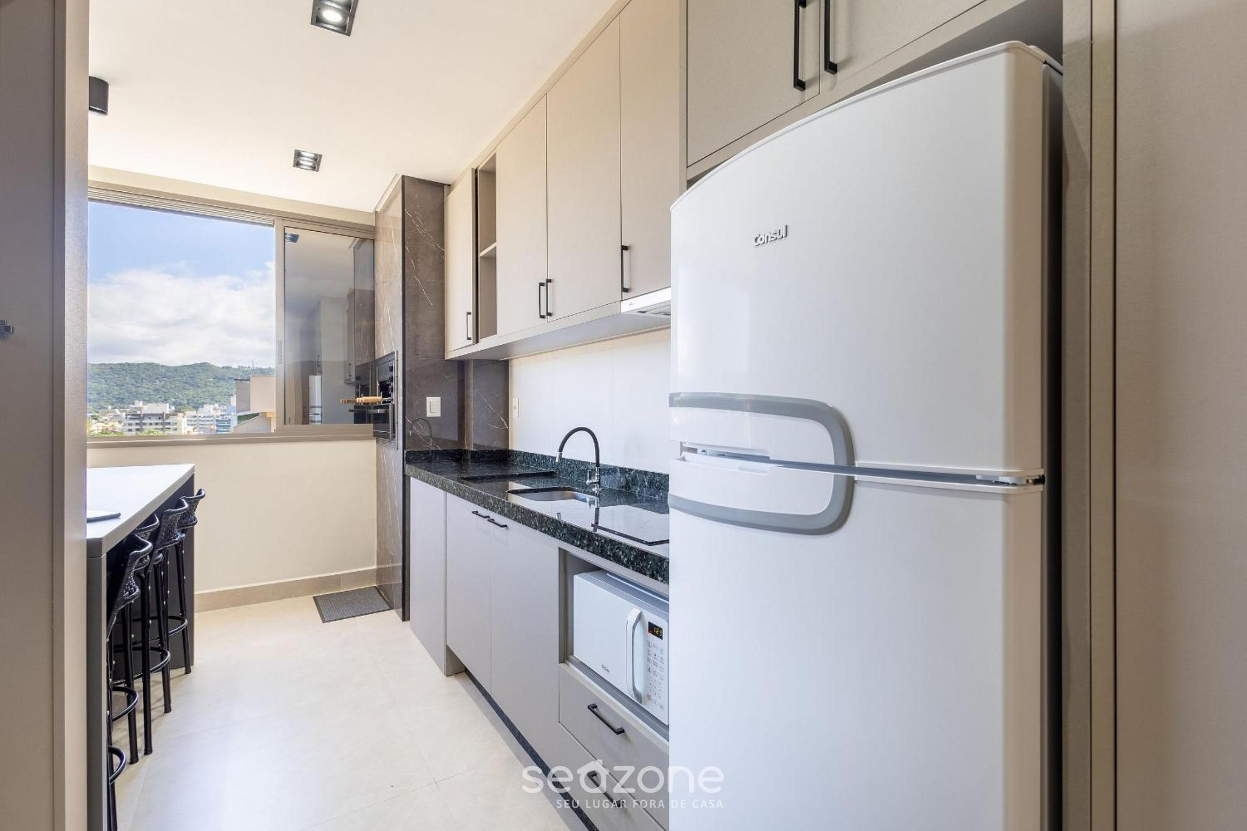 Your exclusive stay with pool and jacuzzi just 500 meters from the beach - ELF