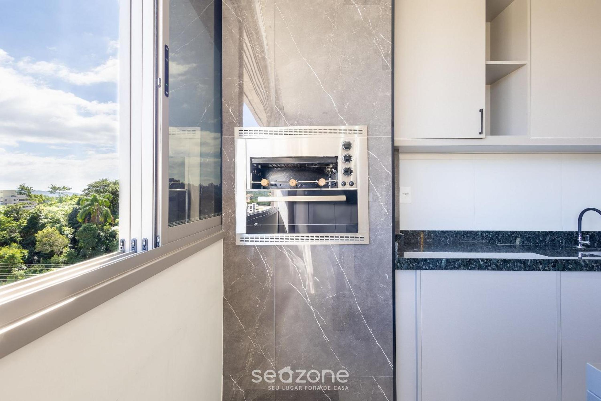 Your exclusive stay with pool and jacuzzi just 500 meters from the beach - ELF