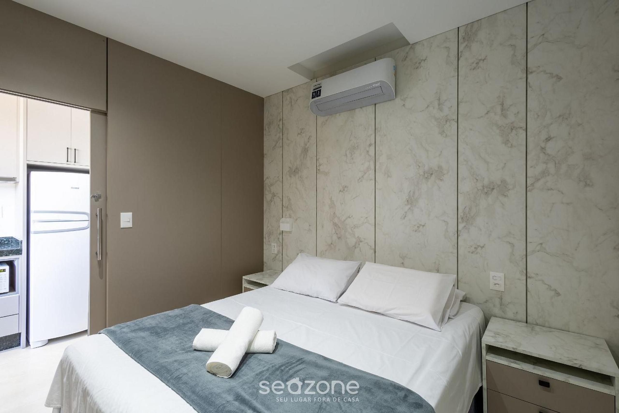 Your exclusive stay with pool and jacuzzi just 500 meters from the beach - ELF