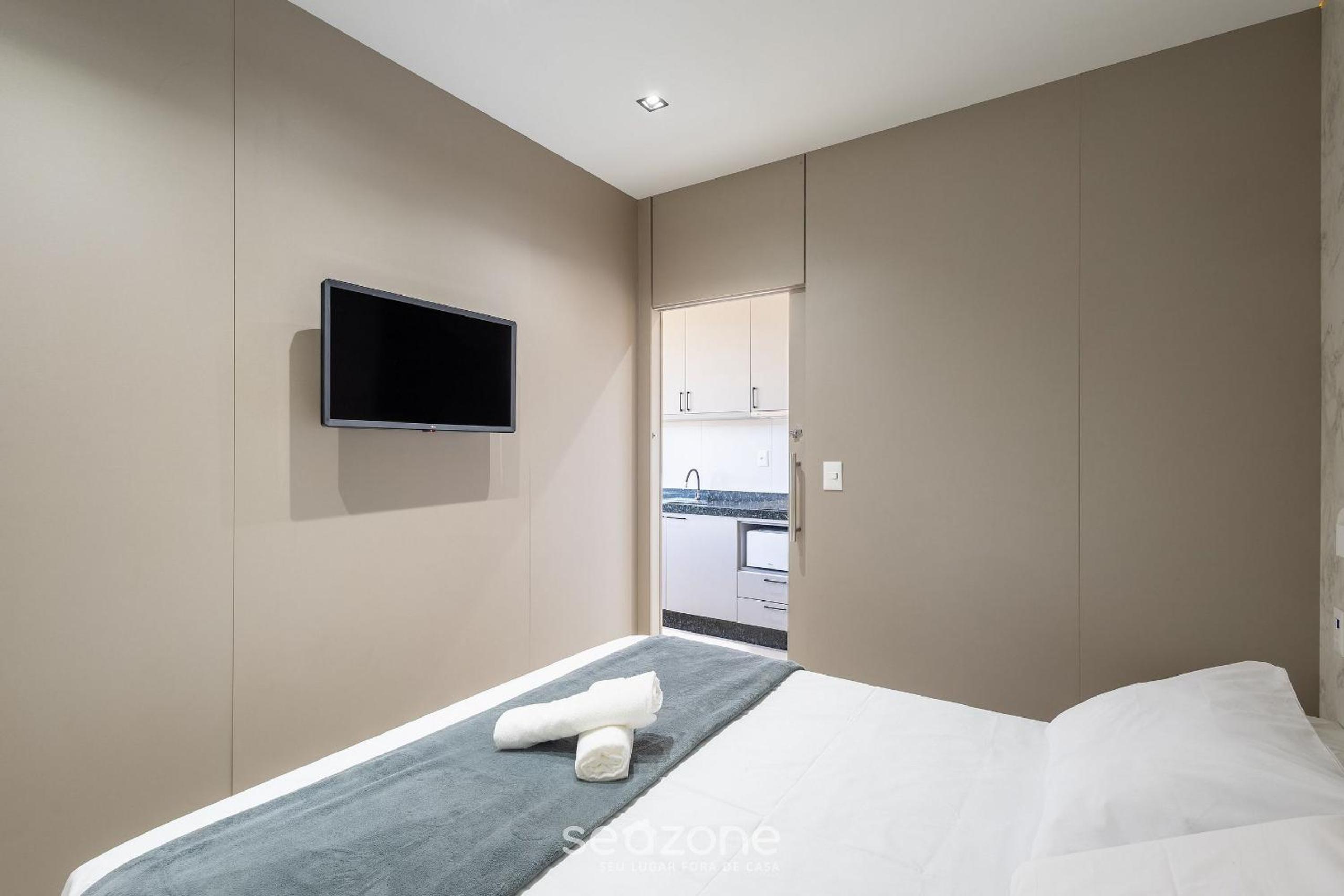 Your exclusive stay with pool and jacuzzi just 500 meters from the beach - ELF