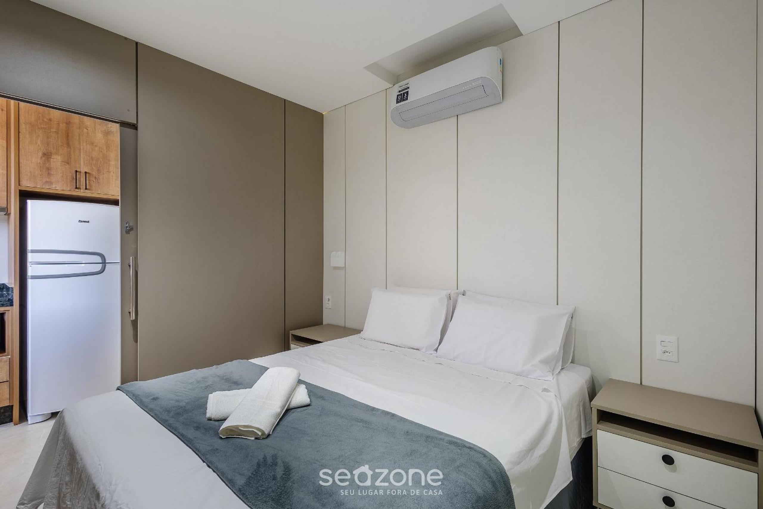 Your exclusive stay with pool and jacuzzi just 500 meters from the beach - ELF