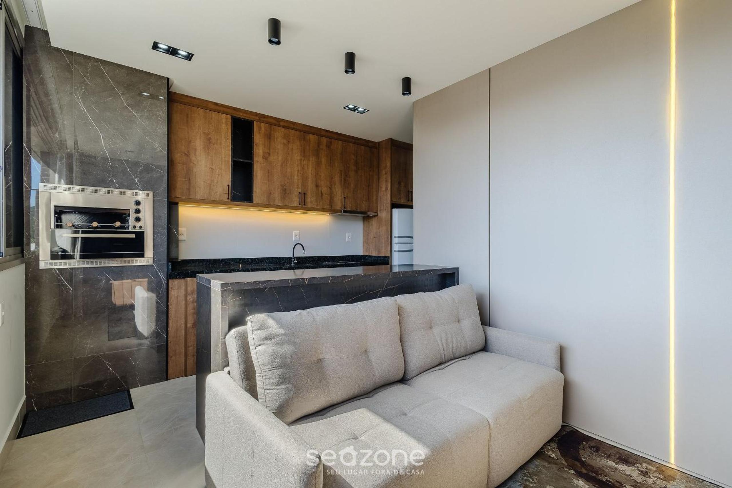 Your exclusive stay with pool and jacuzzi just 500 meters from the beach - ELF