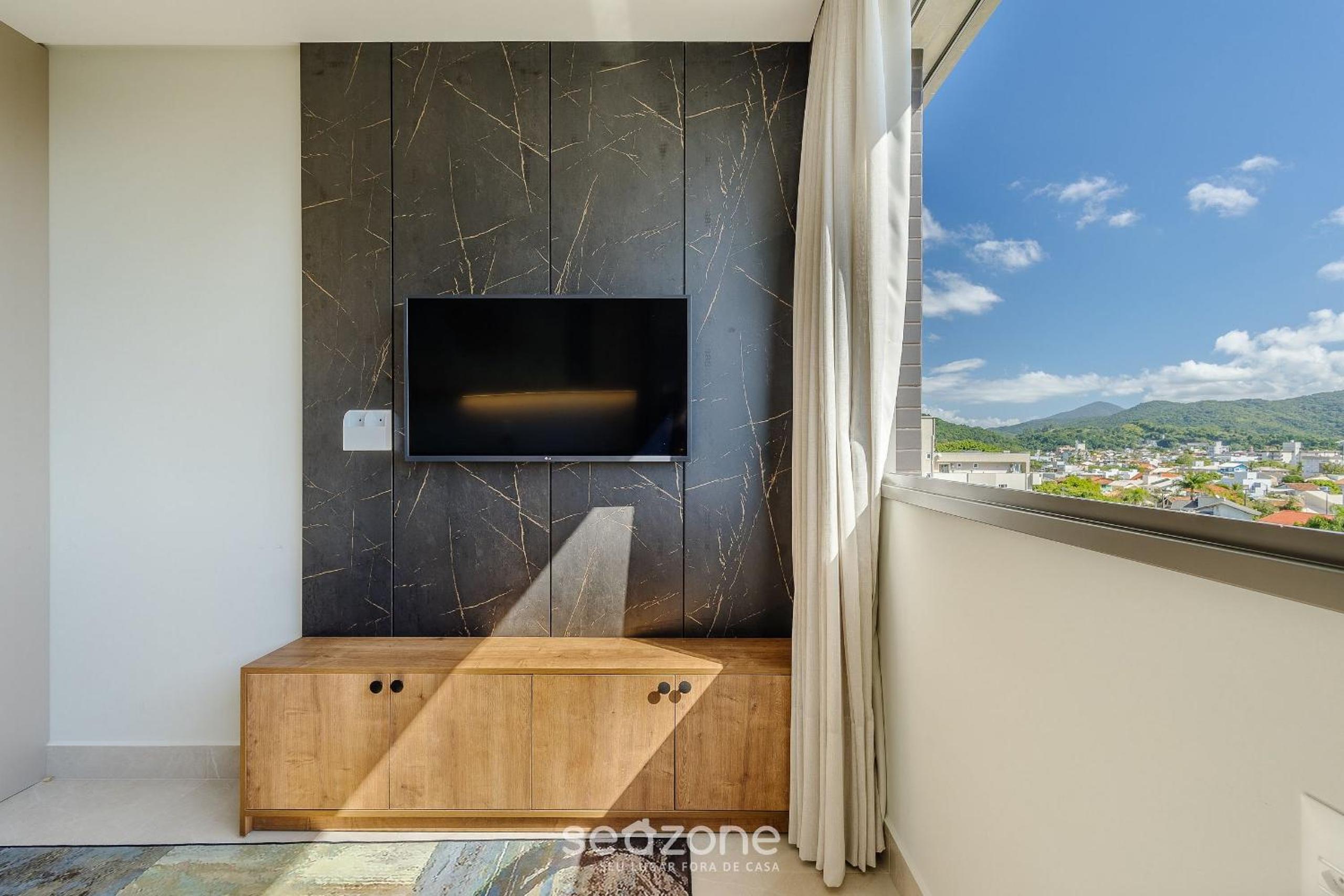 Your exclusive stay with pool and jacuzzi just 500 meters from the beach - ELF