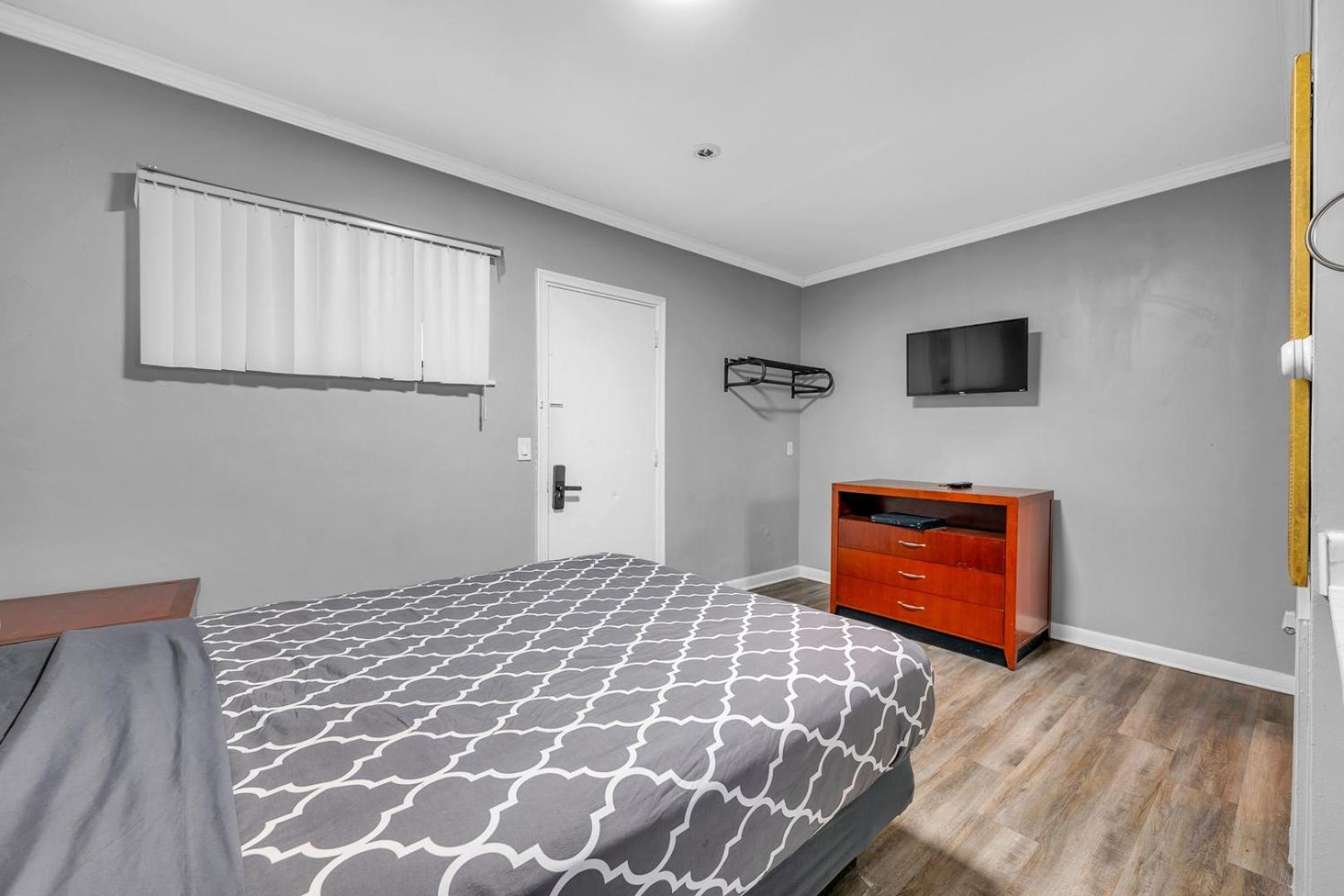 Private Stay for 2 • Near Food Fun Spots