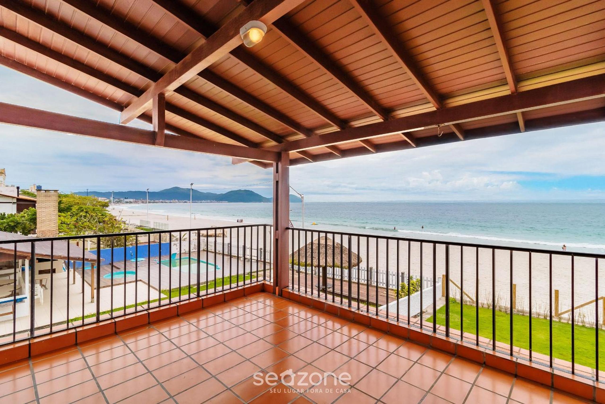 Beachfront duplex house in Floripa | DJB2064