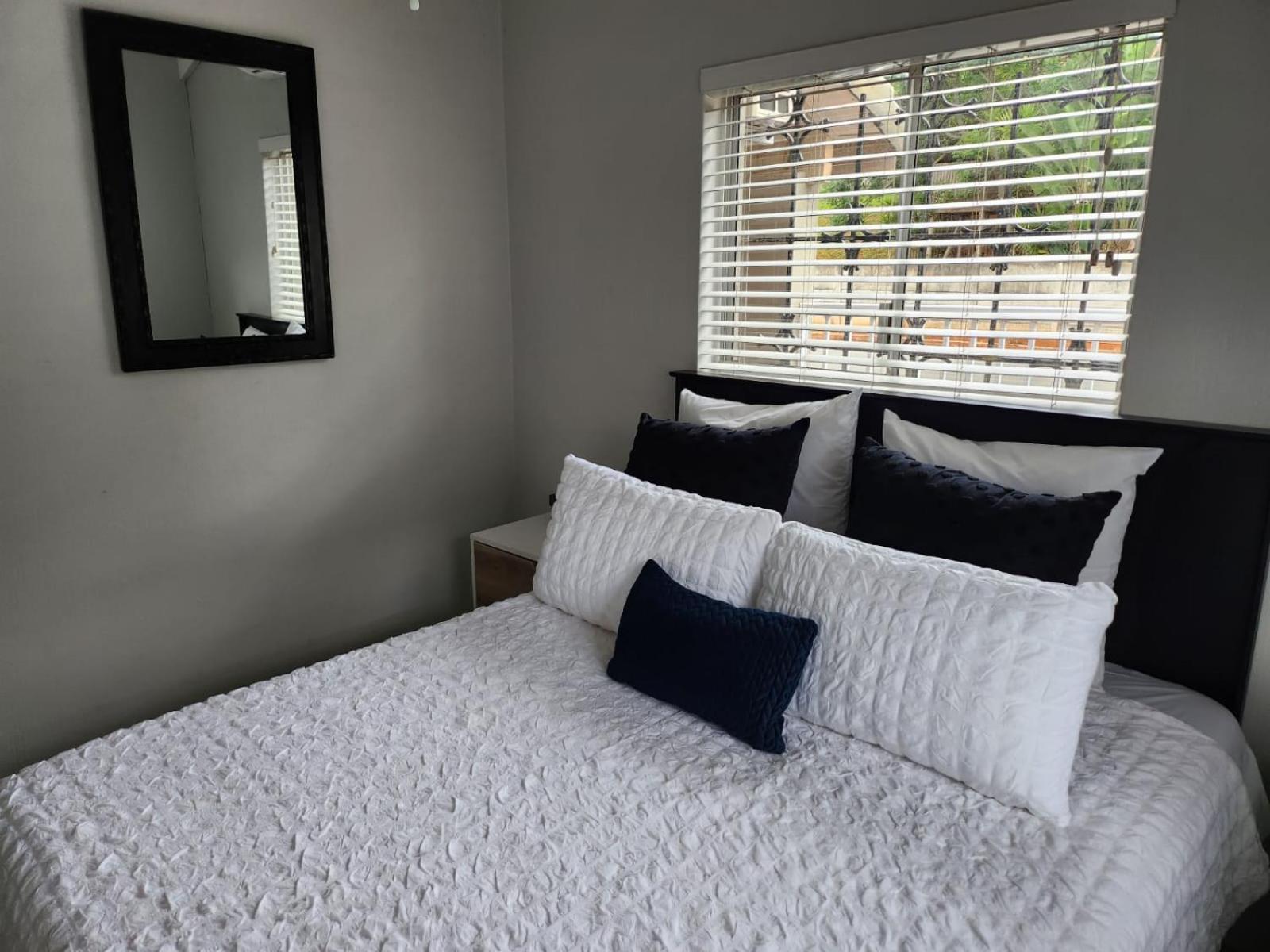 Luxury apartment in Waikiki E5 close to the beach view 5