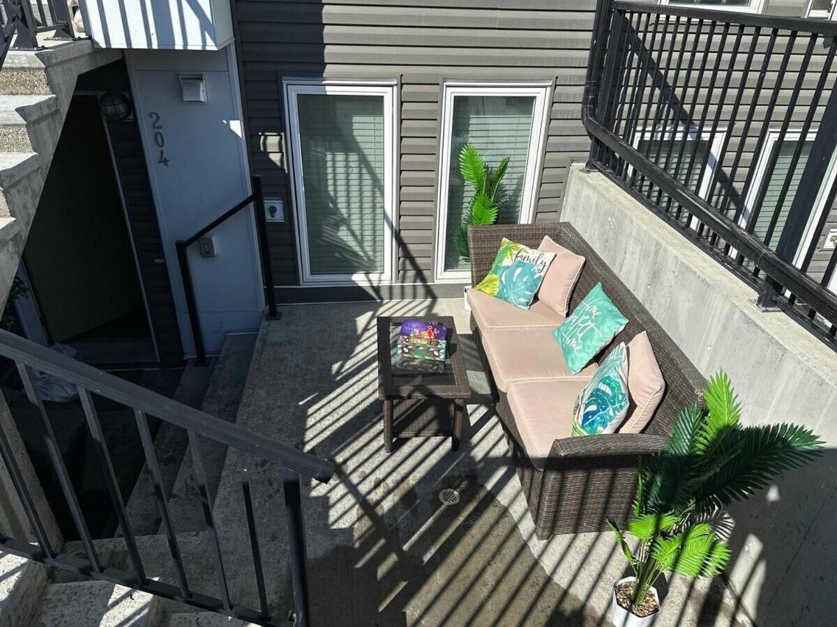 Tropical Caribbean-Themed Cozy Getaway - King Bed-Free Parking