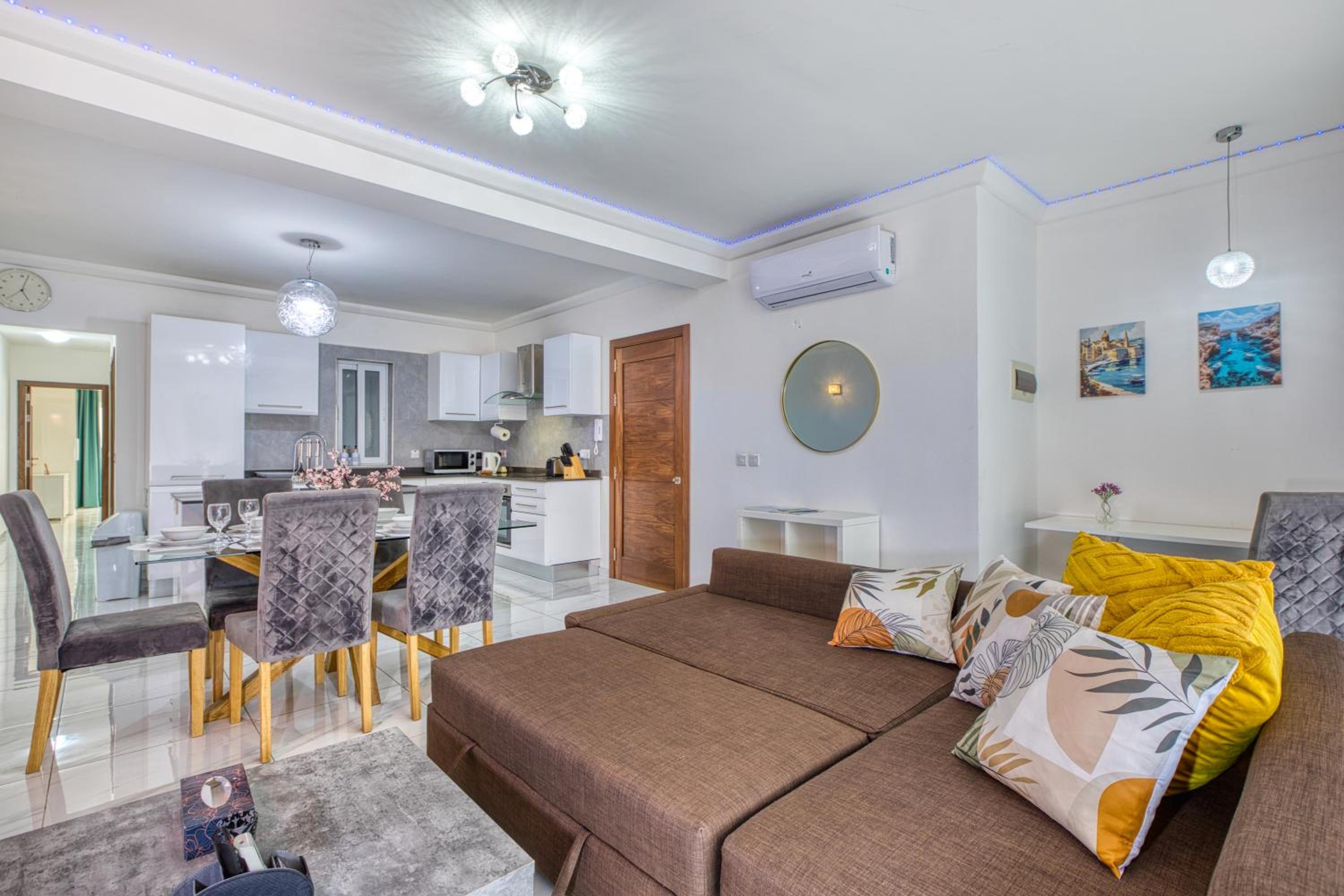 St Julian's Suite photo 4