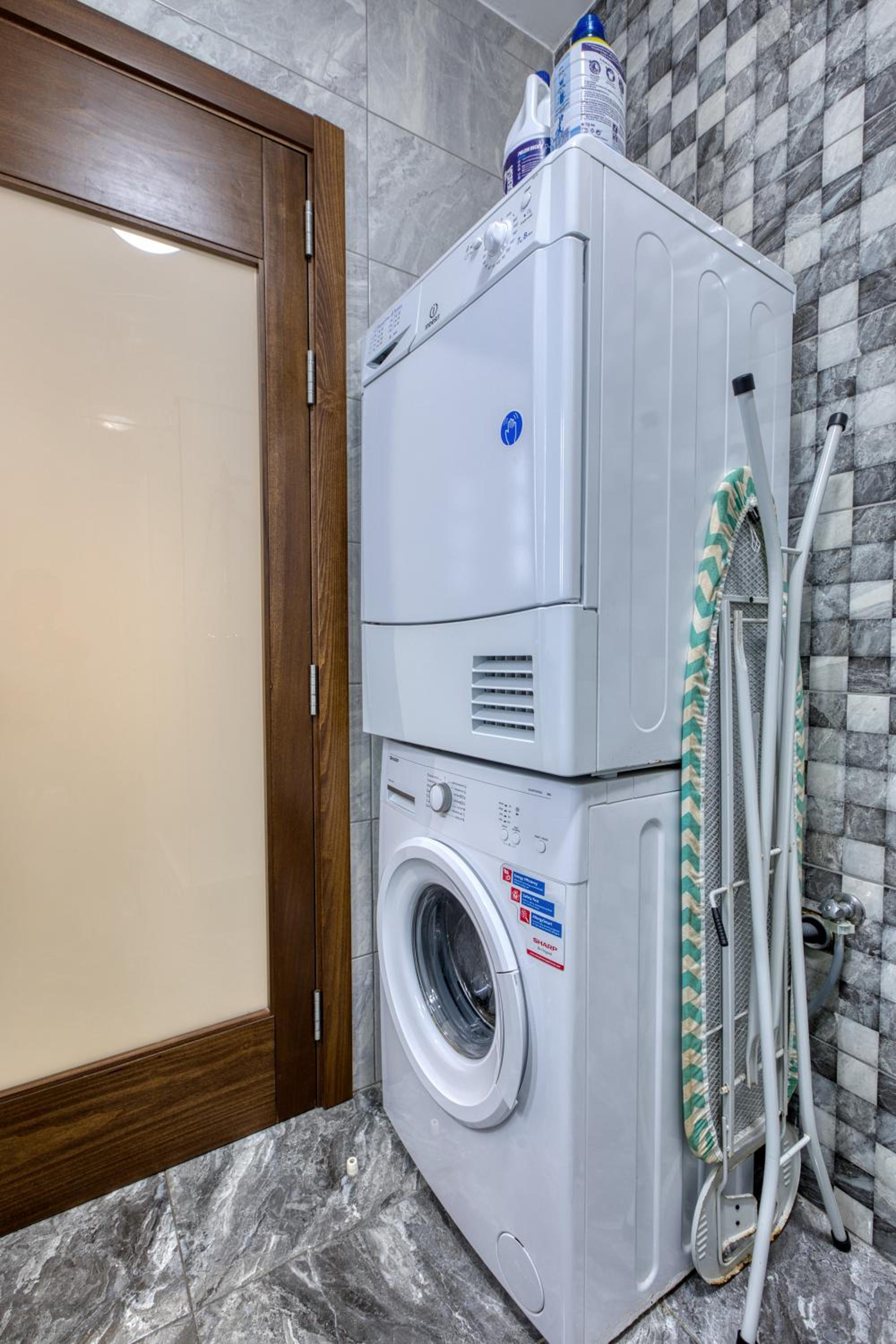 Walk to Seafront - 2 BR Suite in St Julian's photo 4