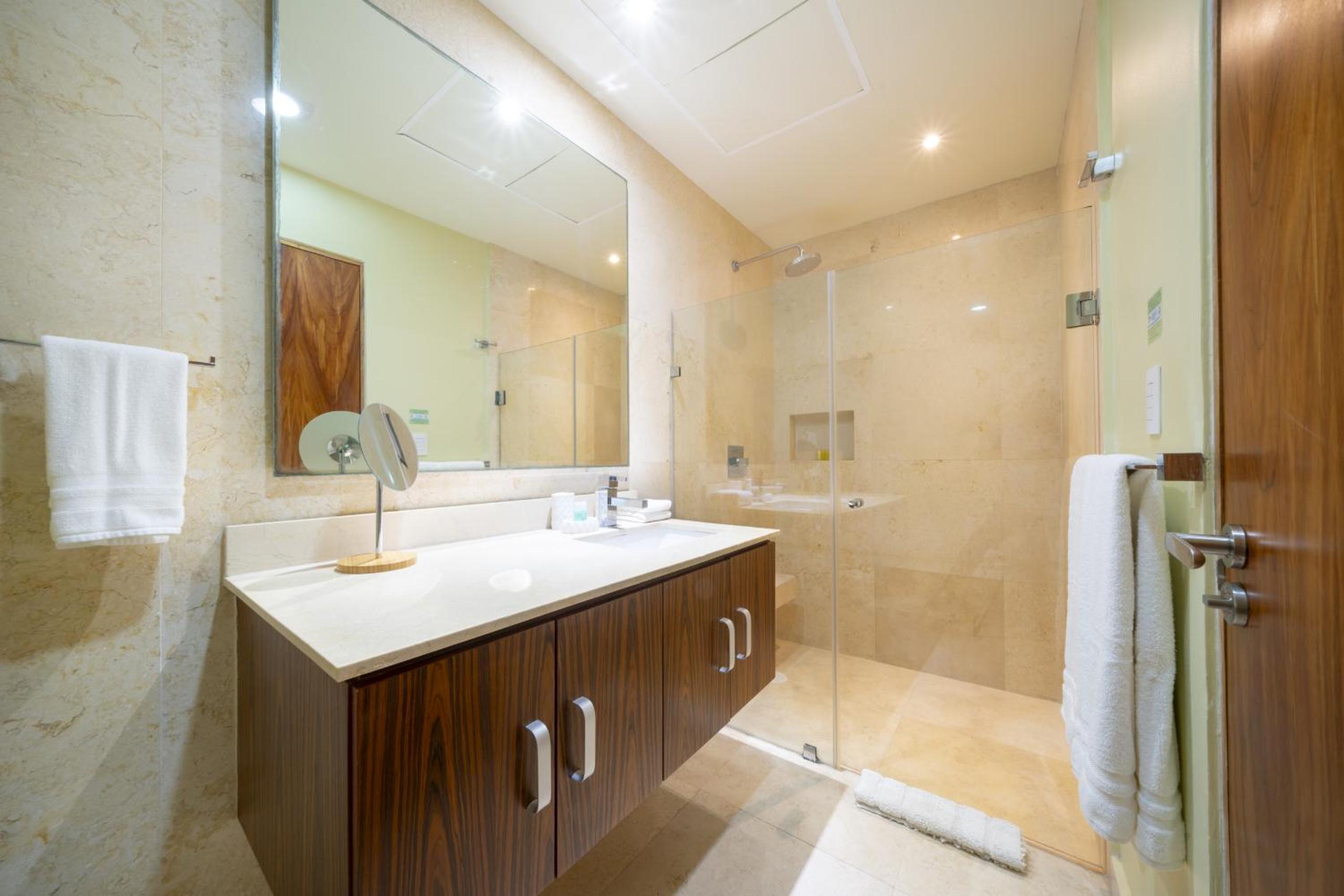 2 BR Condo with Rooftop Pool - Terrazas Condos