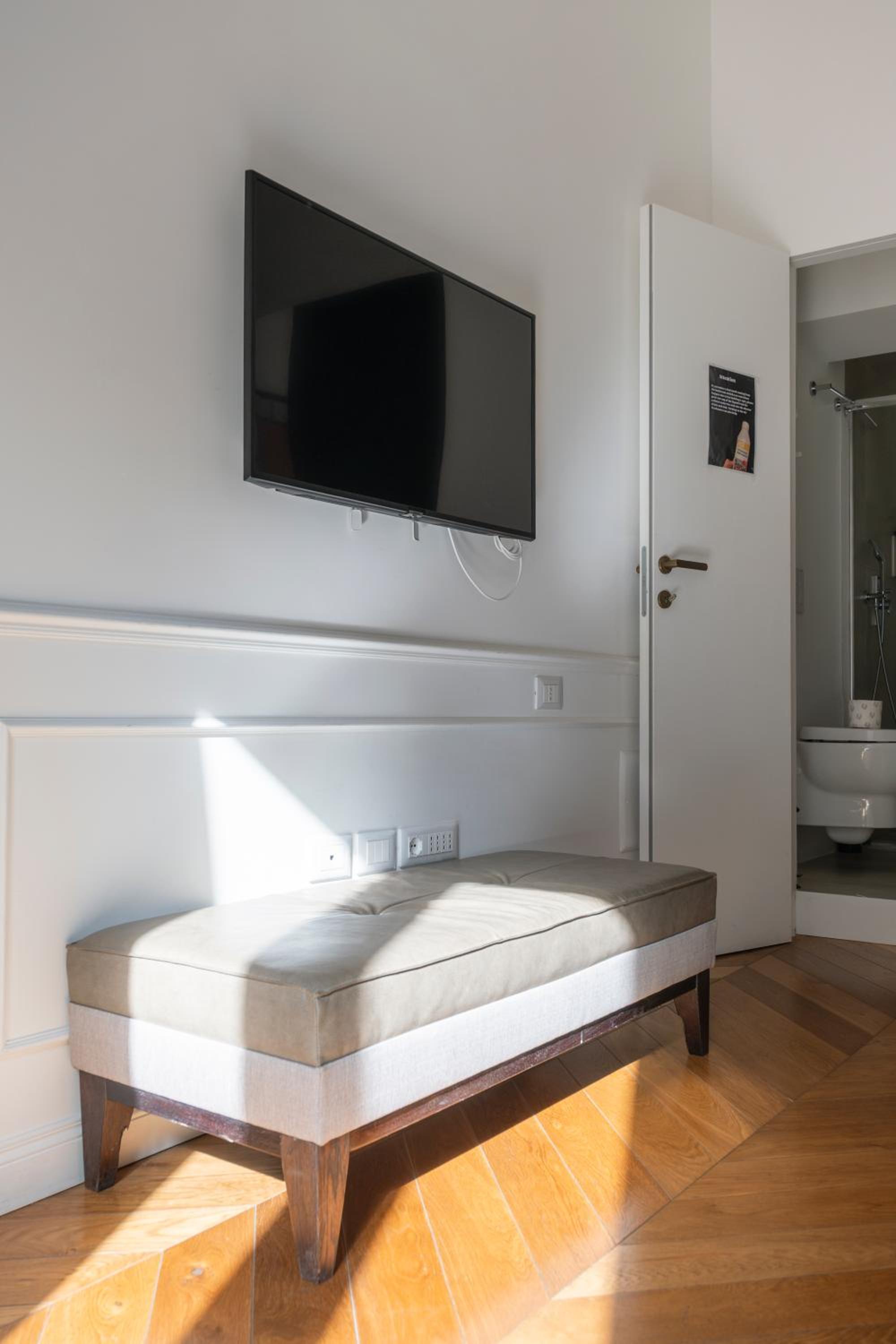 Stunning 1BR, 2BATH Apartment in the Heart of Rome 6C