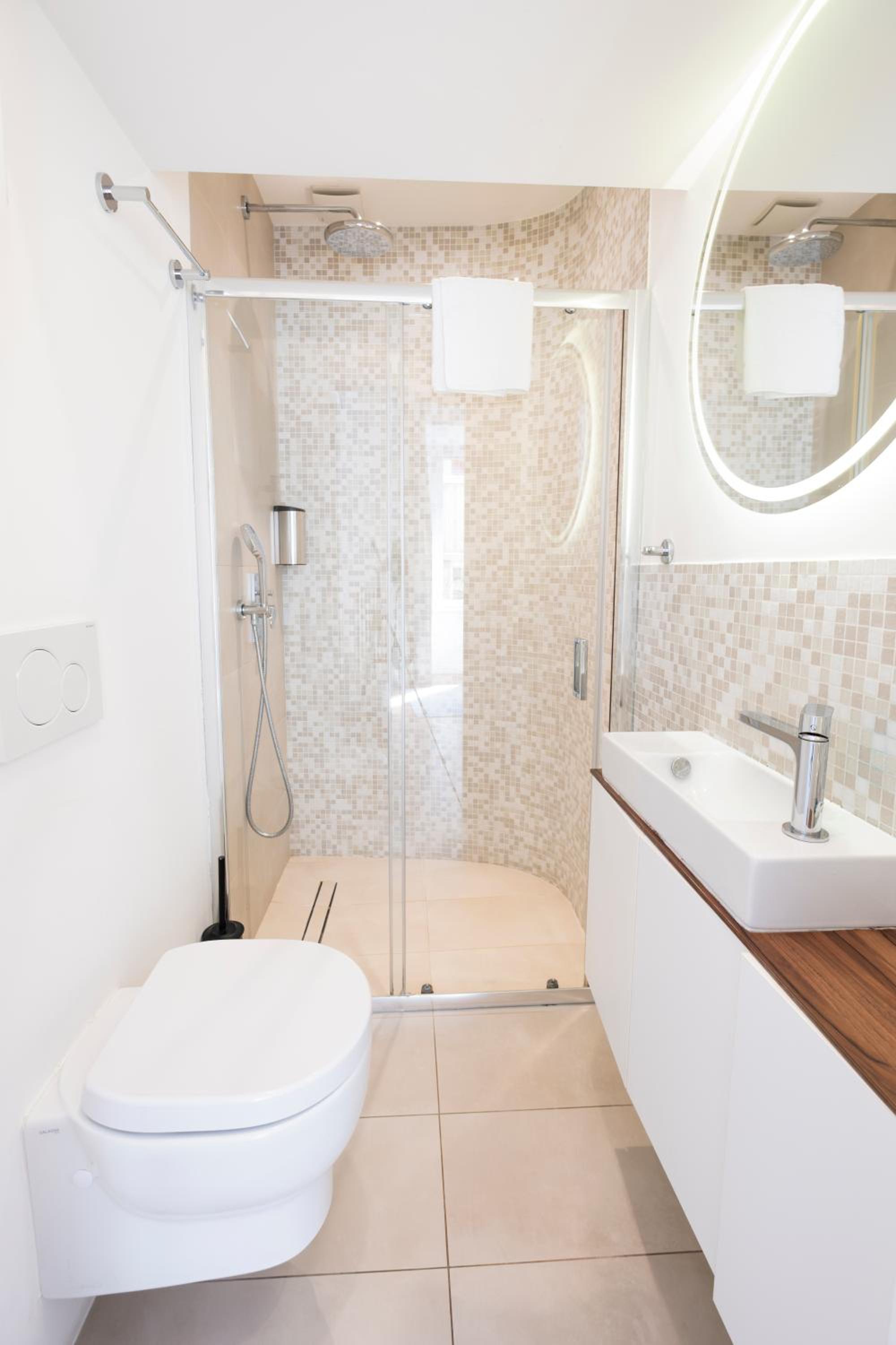 Stunning 1BR, 2BATH Apartment in the Heart of Rome 6C