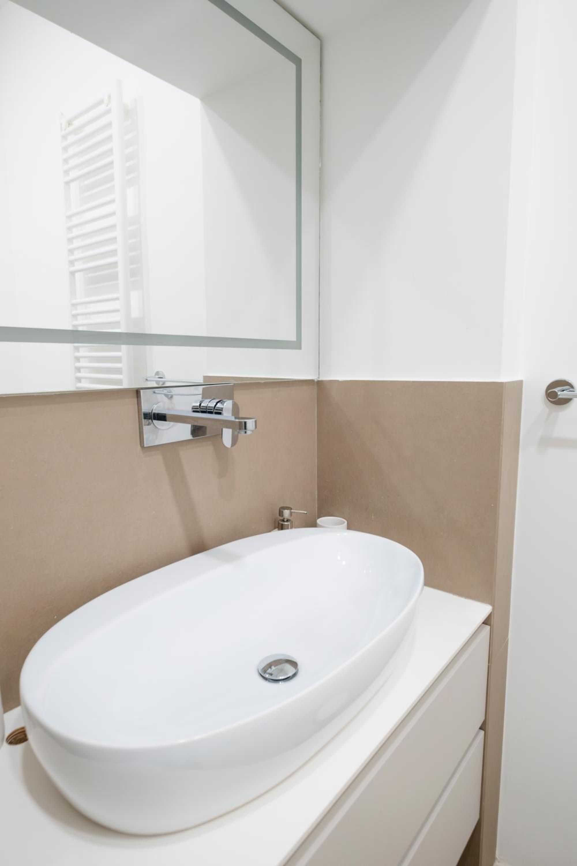 Stunning 1BR, 2BATH Apartment in the Heart of Rome 6C