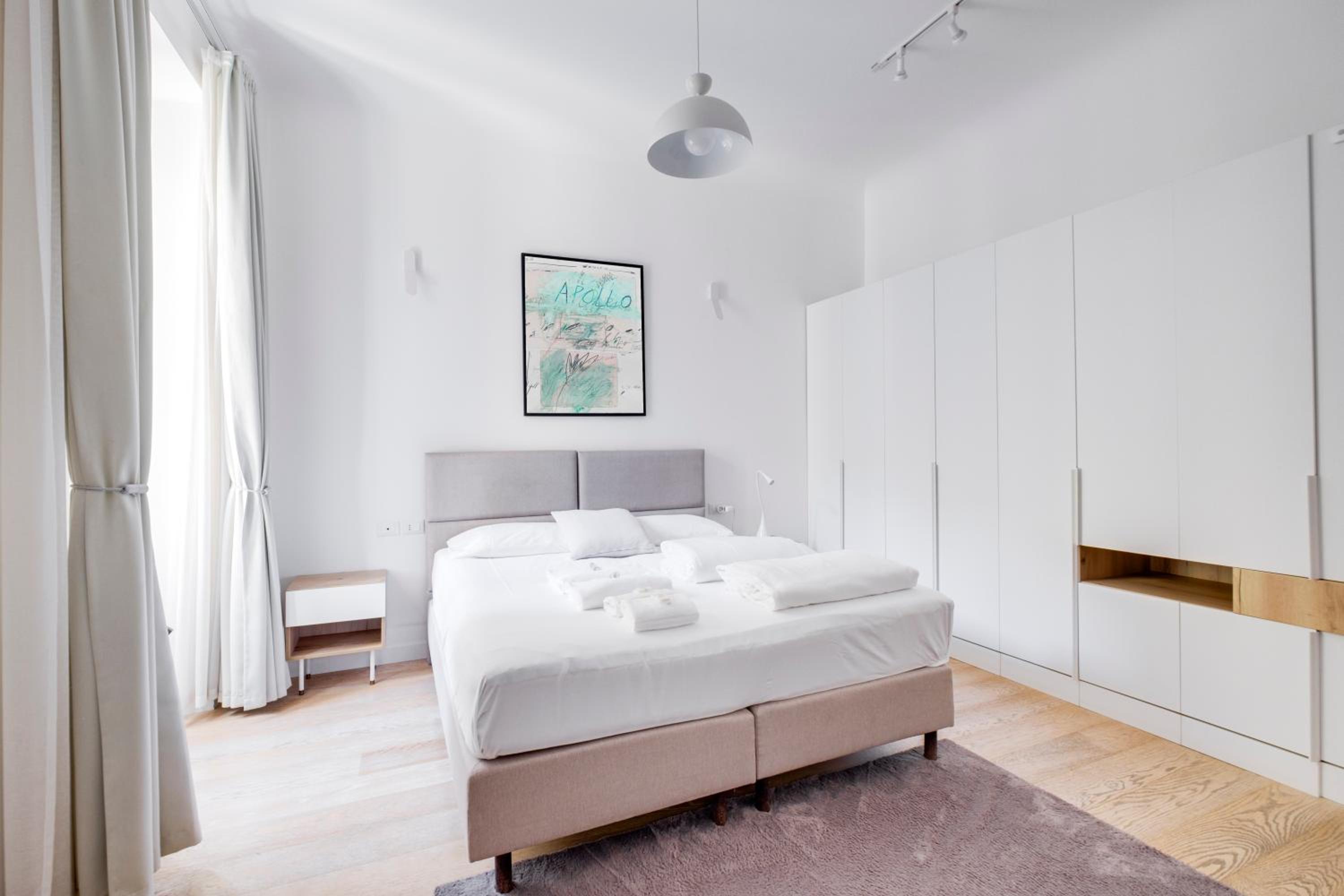 Charming Vatican Apartment with Balcony 6B