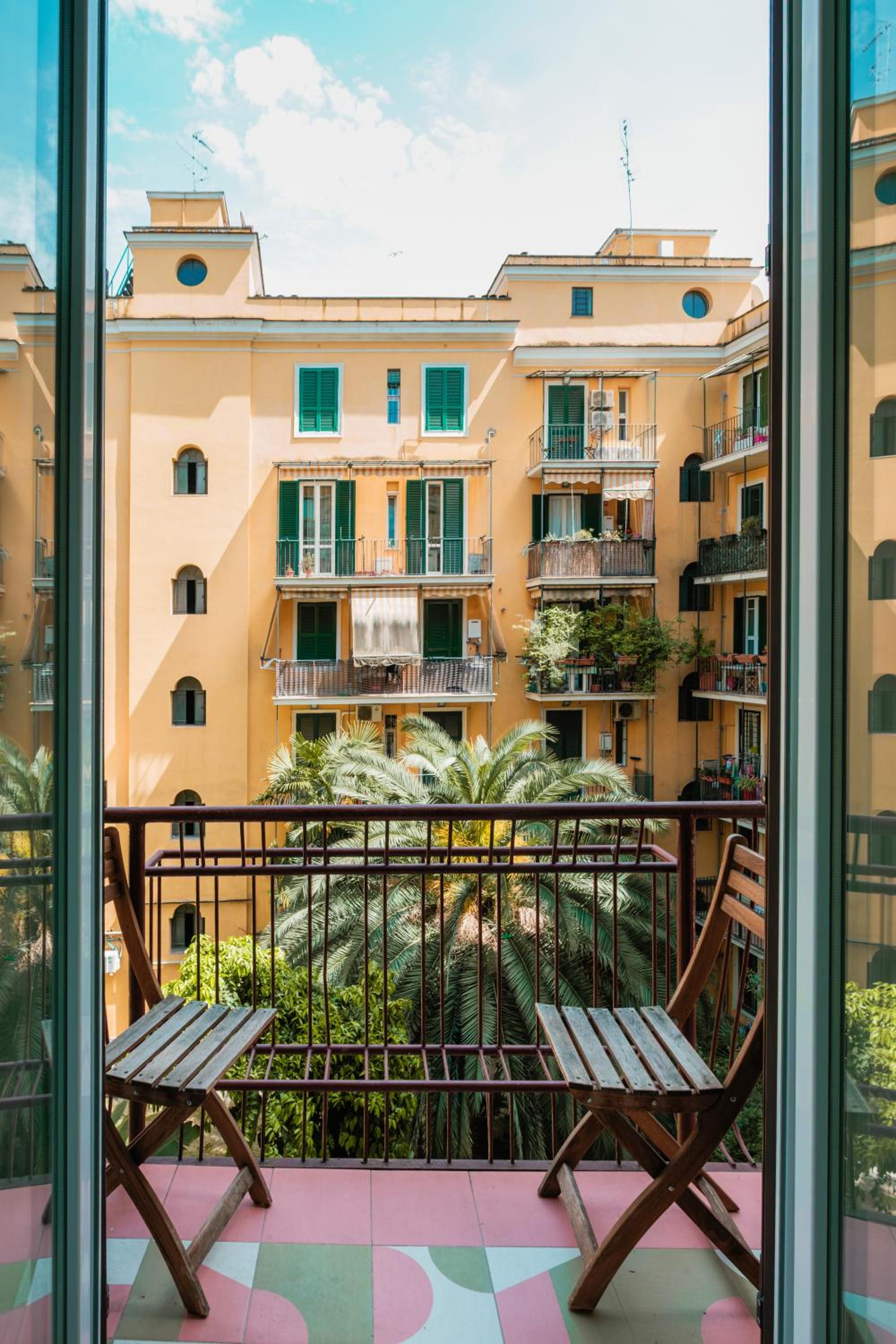 Charming Vatican Apartment with Balcony 6B
