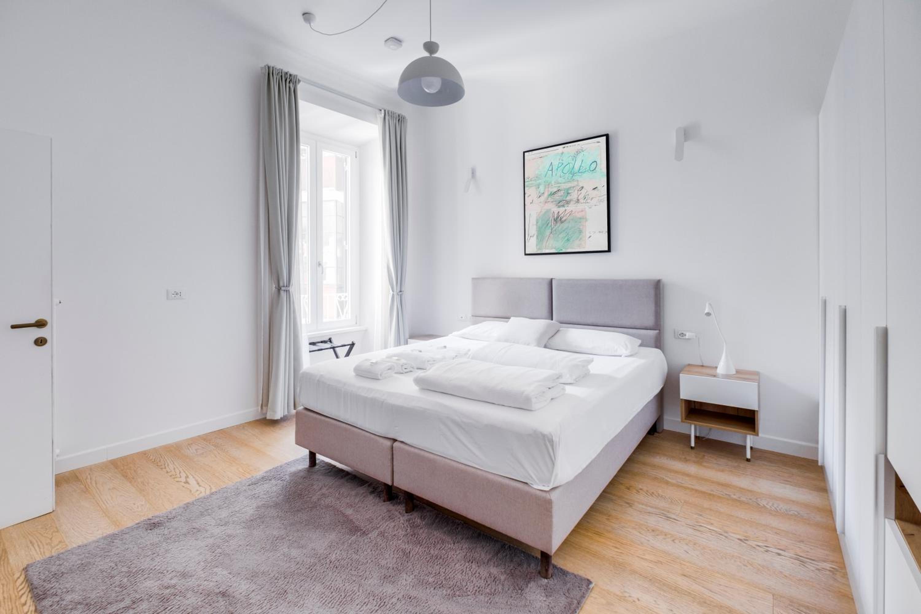 Charming Vatican Apartment with Balcony 6B